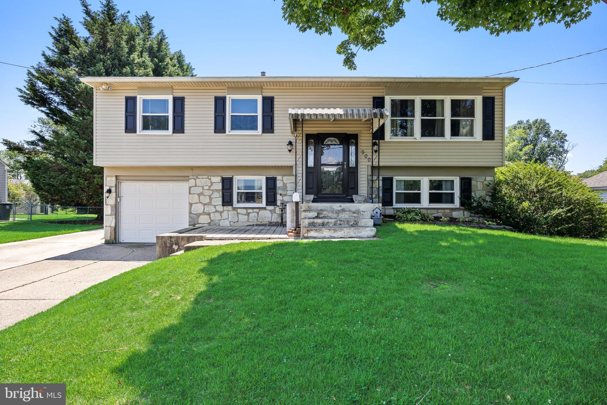 500 WOODLANE COURT