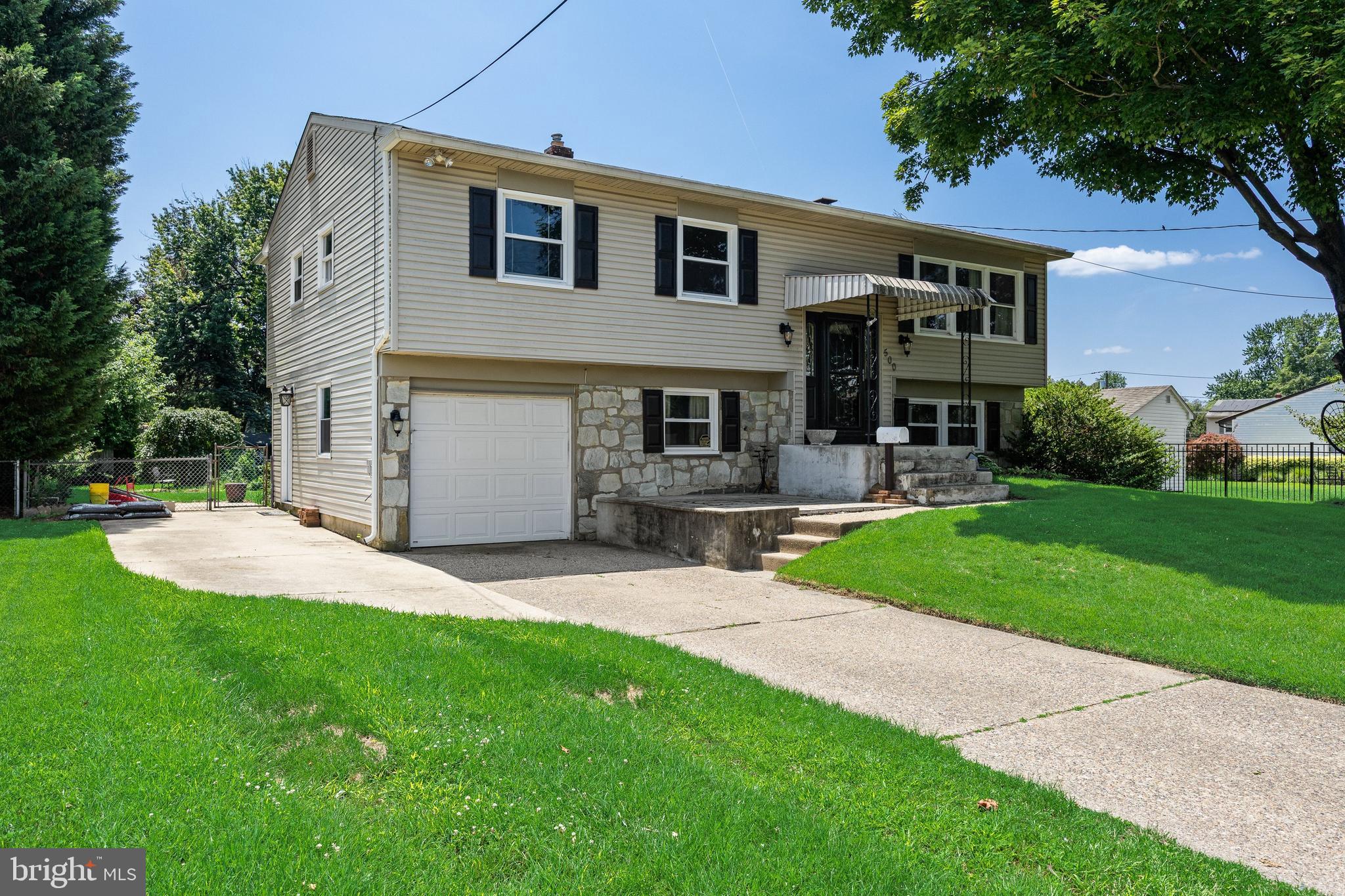 500 WOODLANE COURT