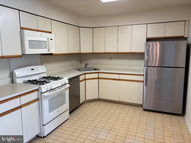 BUSTLETON - Residential