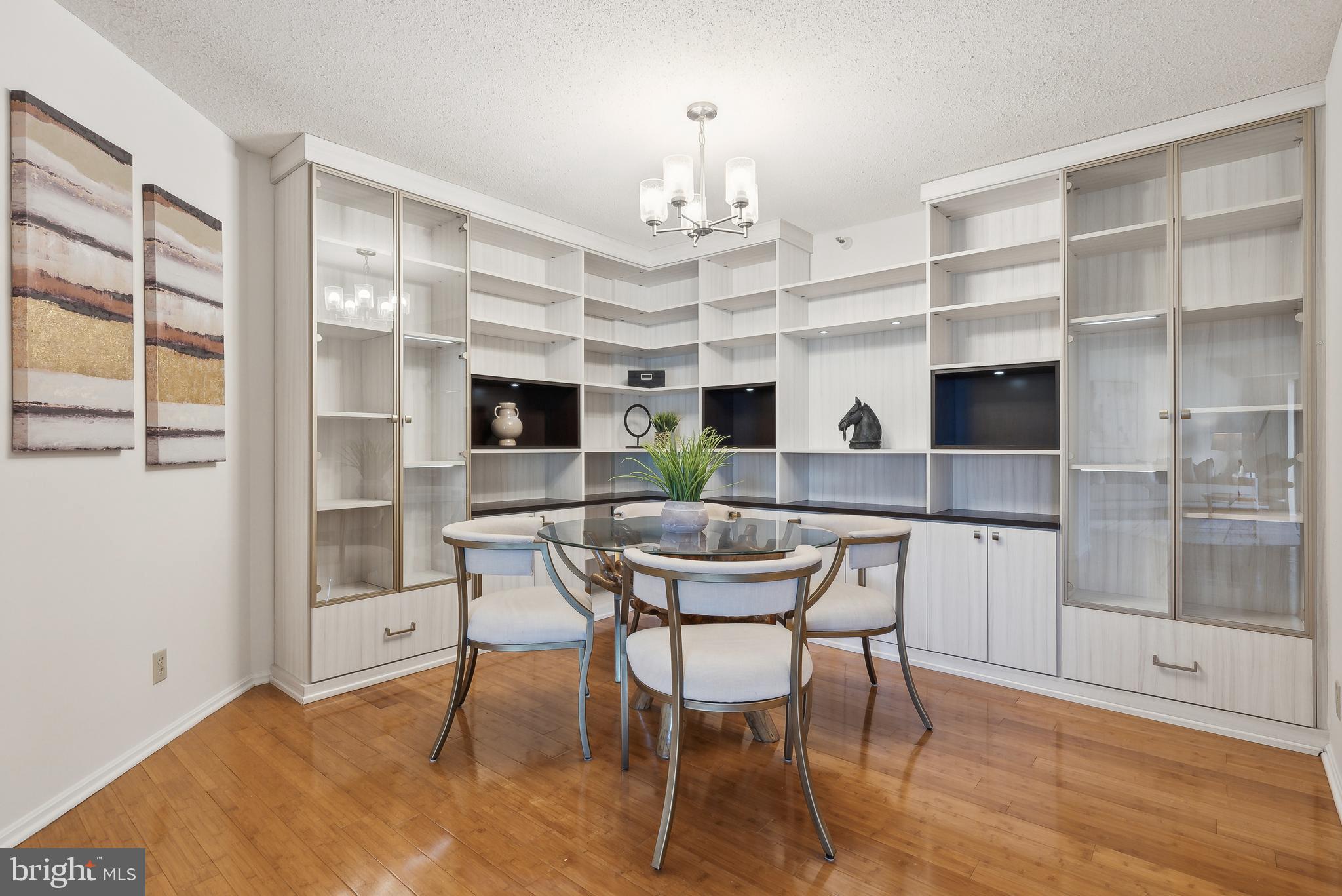 1600 N OAK STREET 525