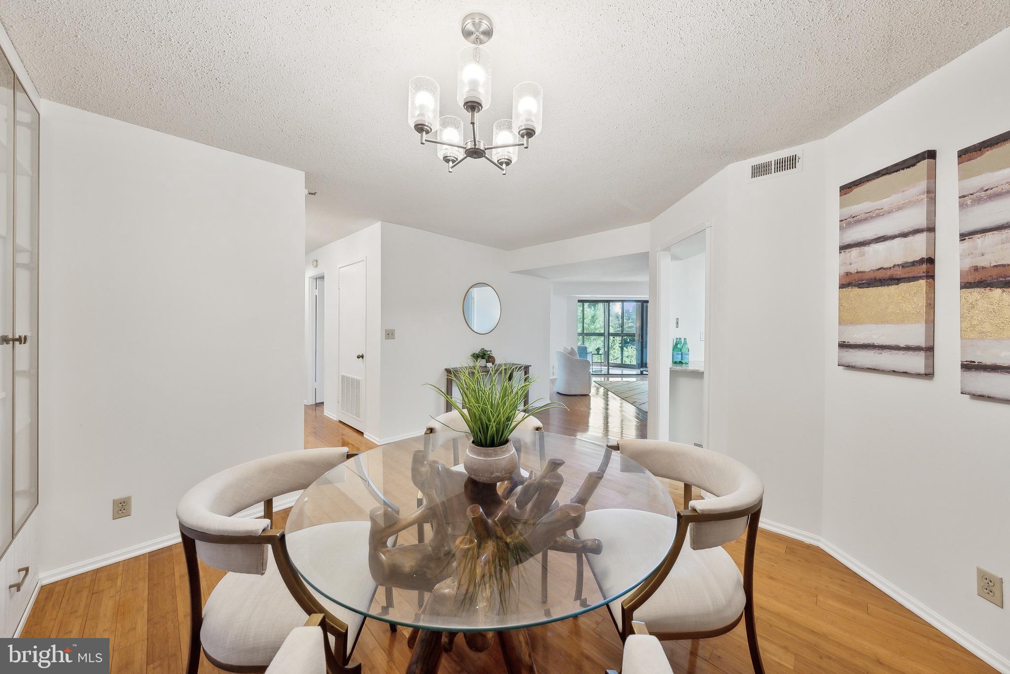 1600 N OAK STREET 525