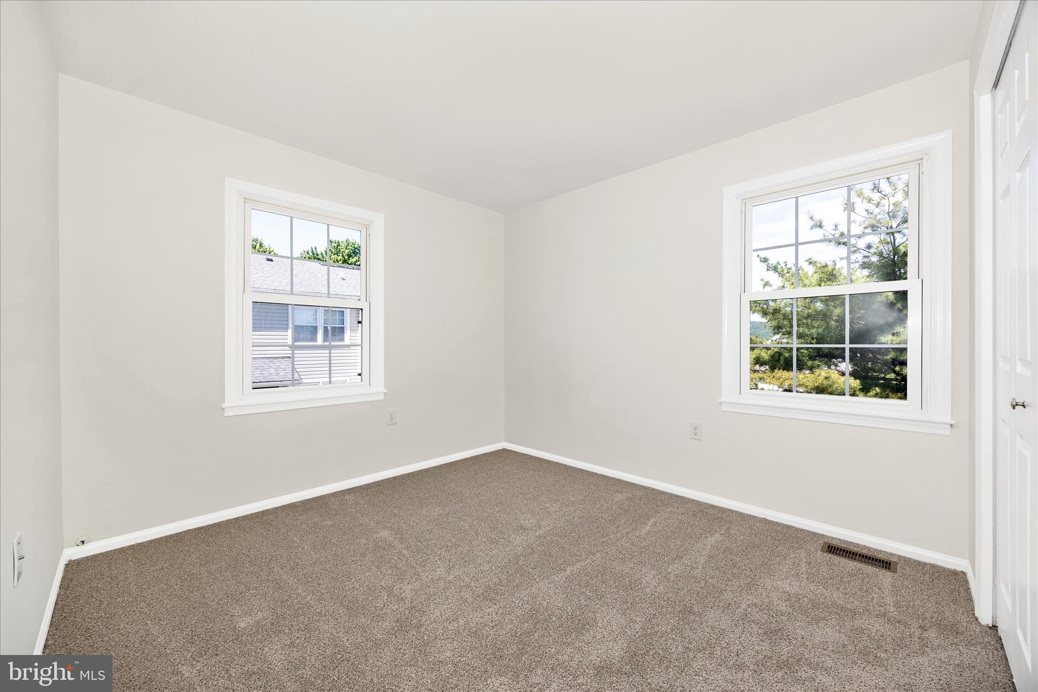 MOUNTAIN VIEW - Residential