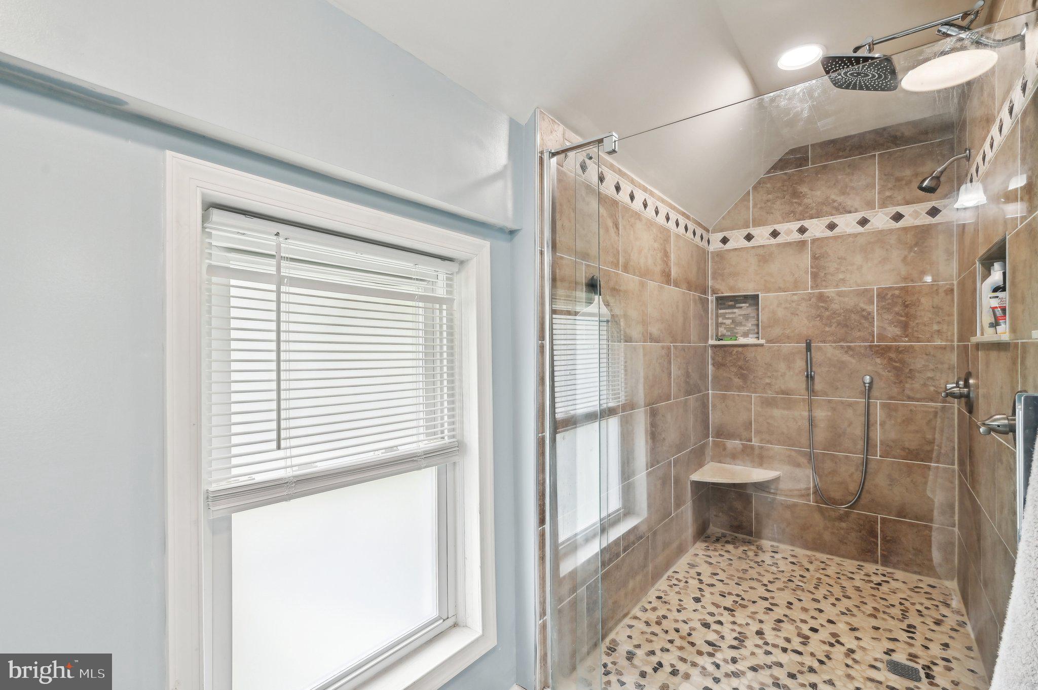 KINGSVILLE - Residential