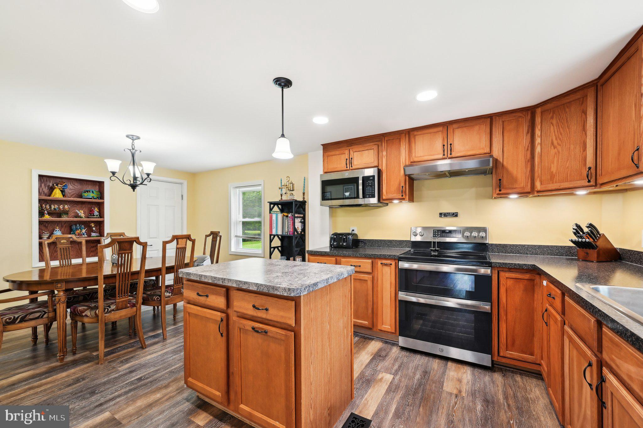 KINGSVILLE - Residential