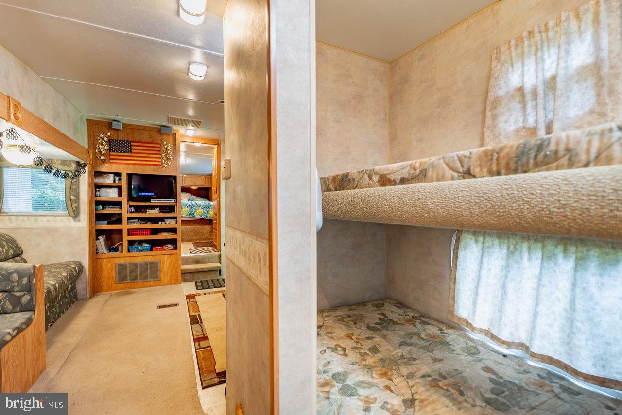 POTOMAC VALLEY OVERLOOK - Land