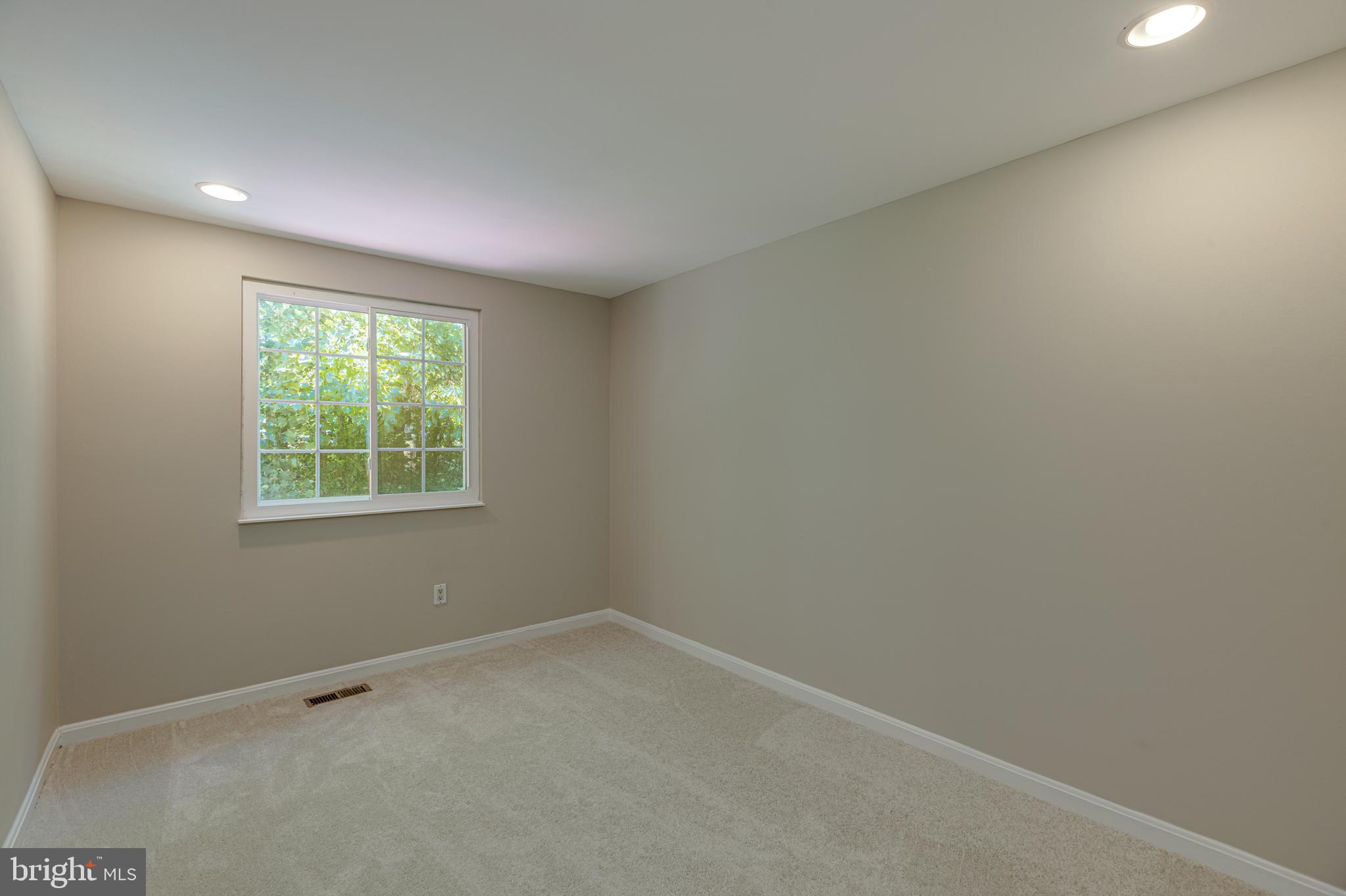 BENNINGTON WOODS - Residential