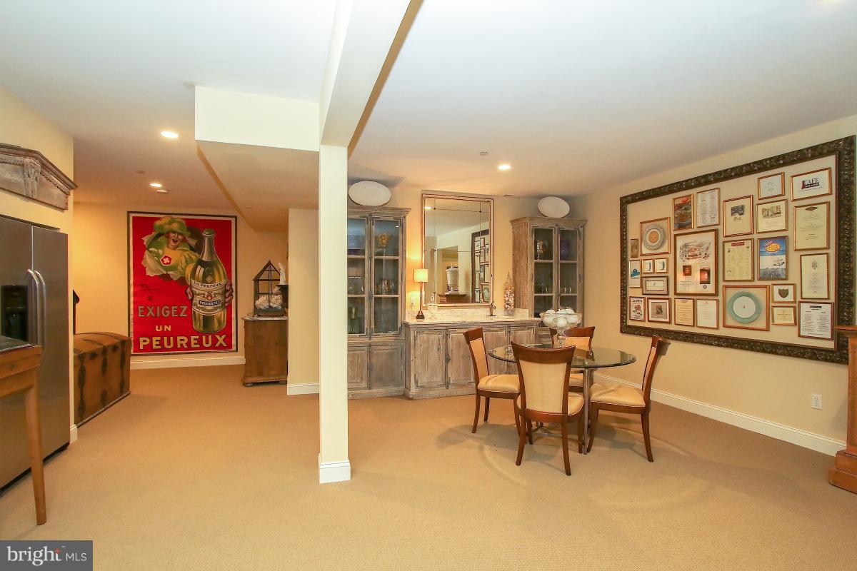 ALTA VISTA GARDENS - Residential