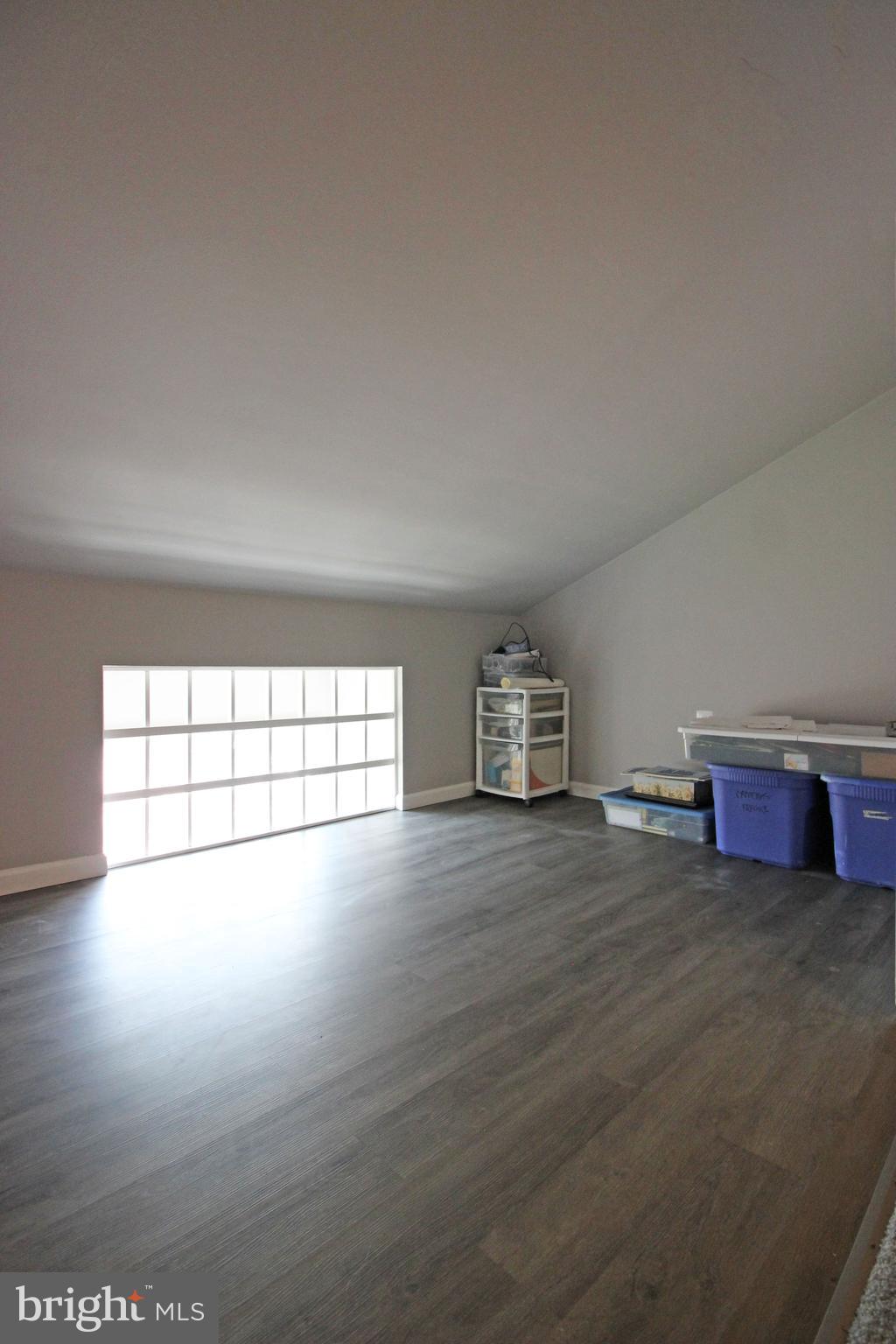 BROOKLEIGH - Residential Lease