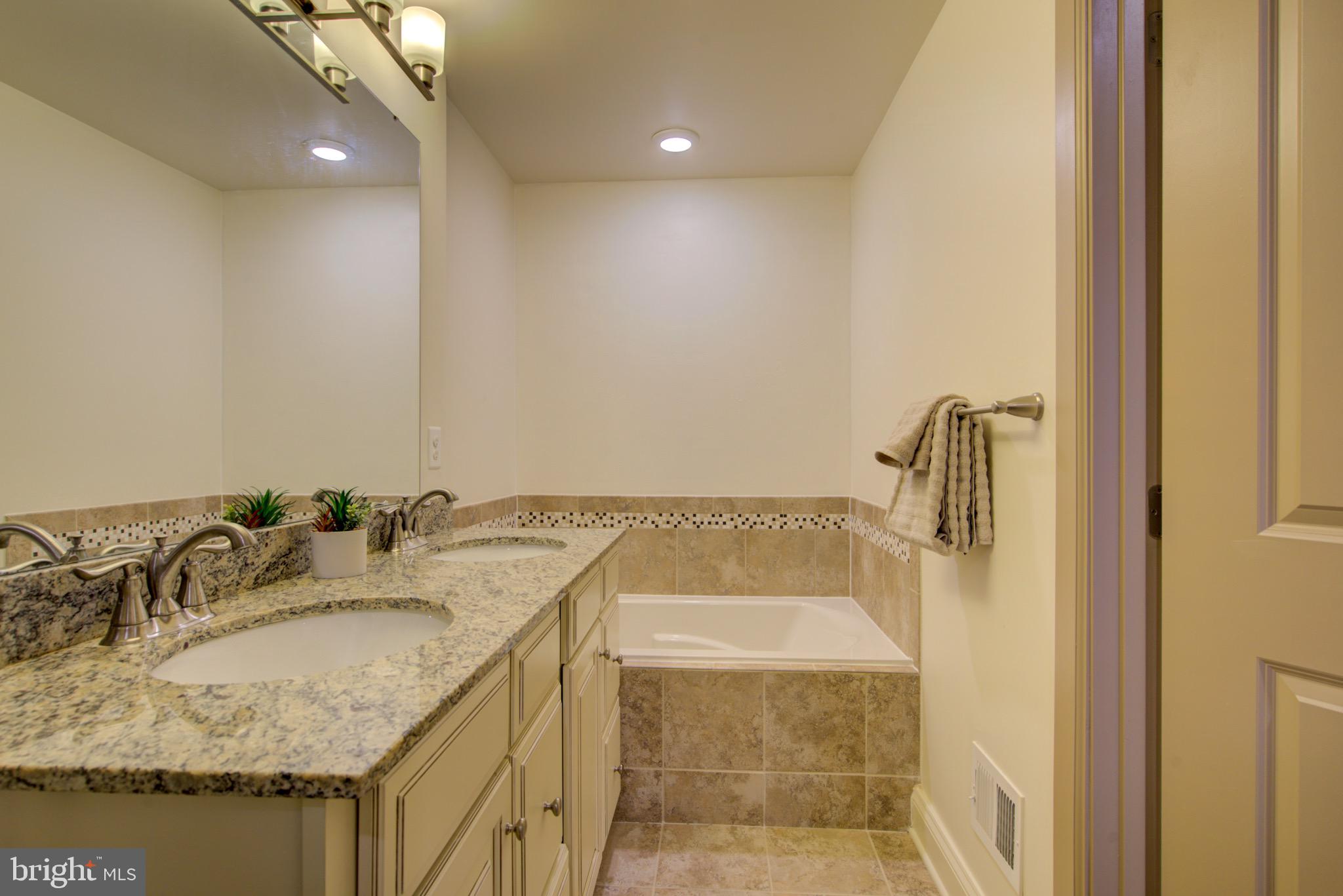 EDITORS PARK - Residential