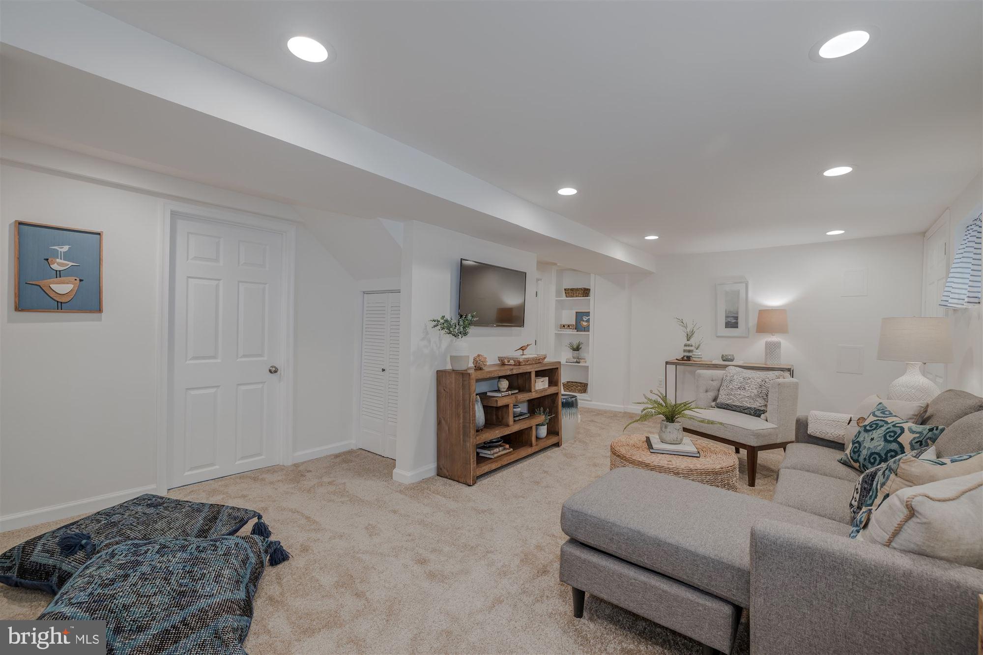 CHEVY CHASE MANOR - Residential