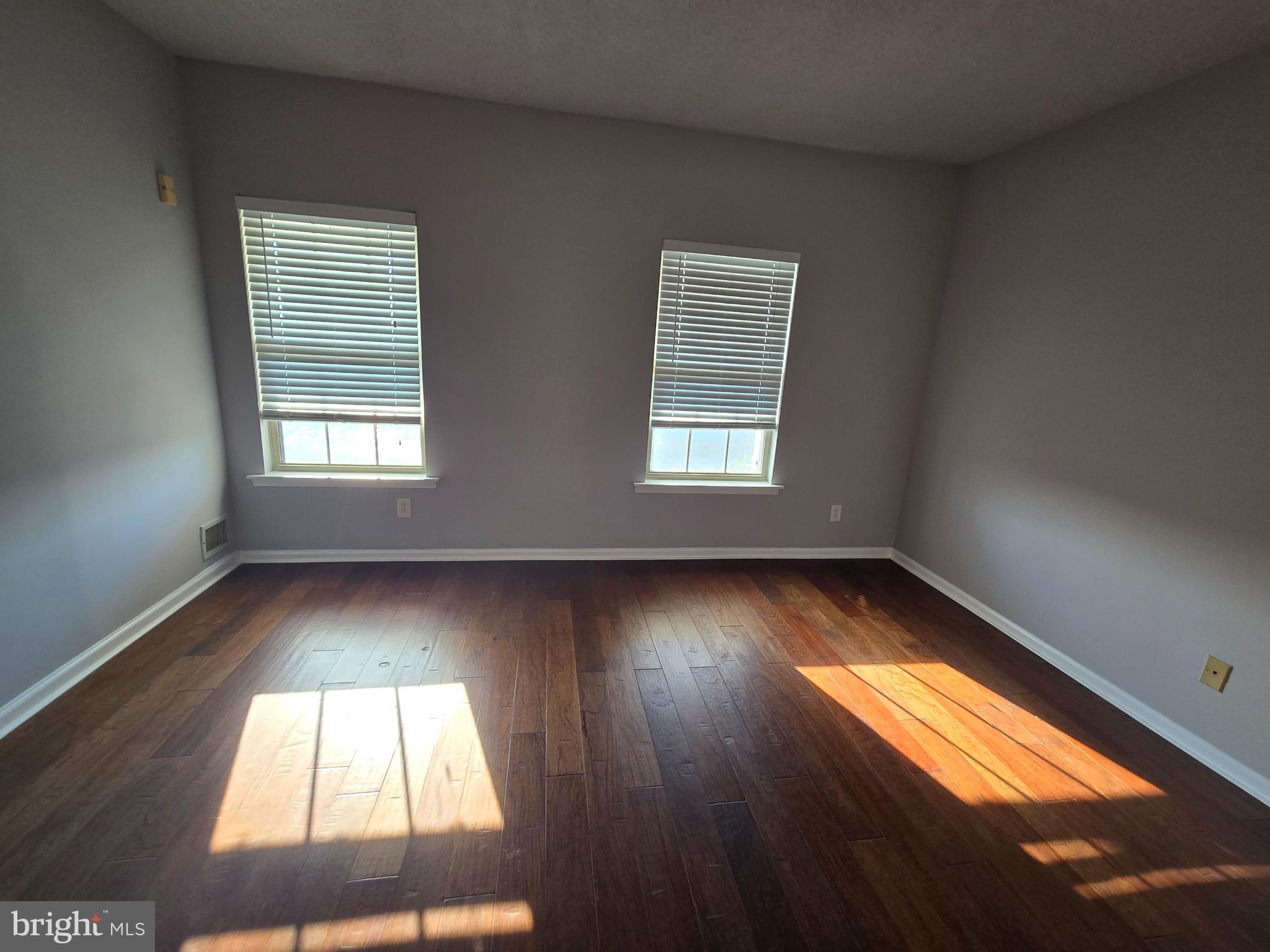 MAIN STREET - Residential