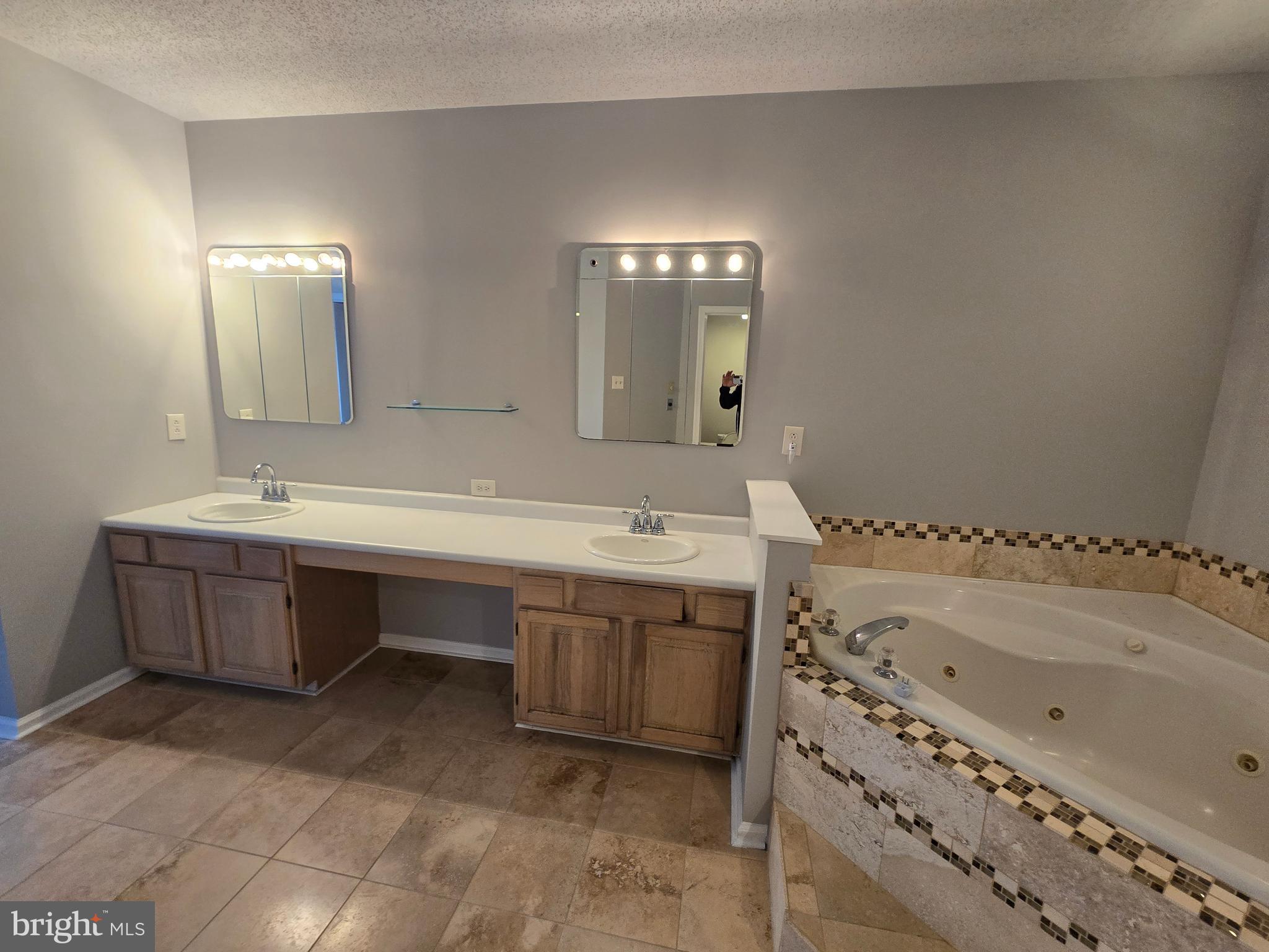 MAIN STREET - Residential