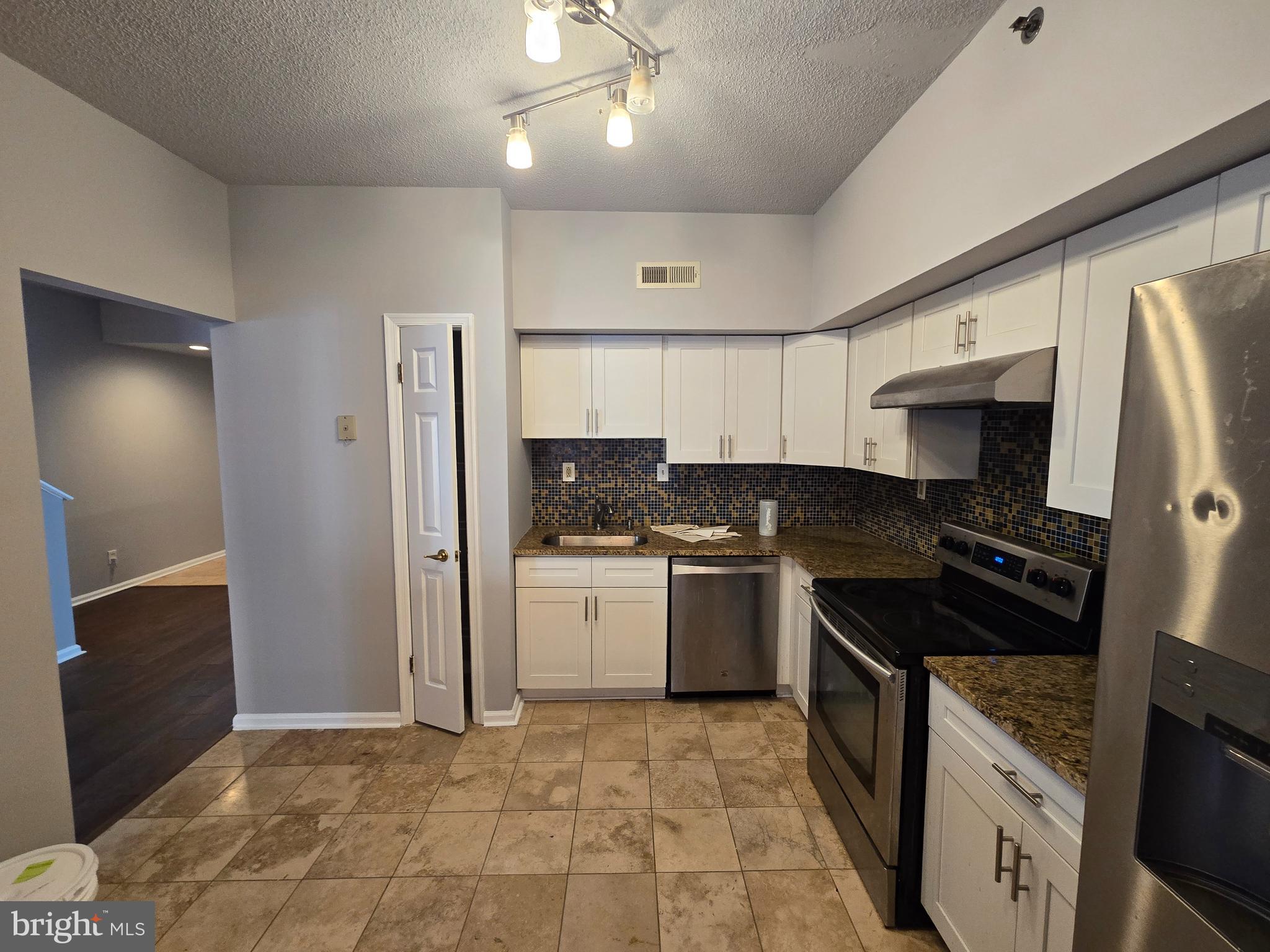 MAIN STREET - Residential