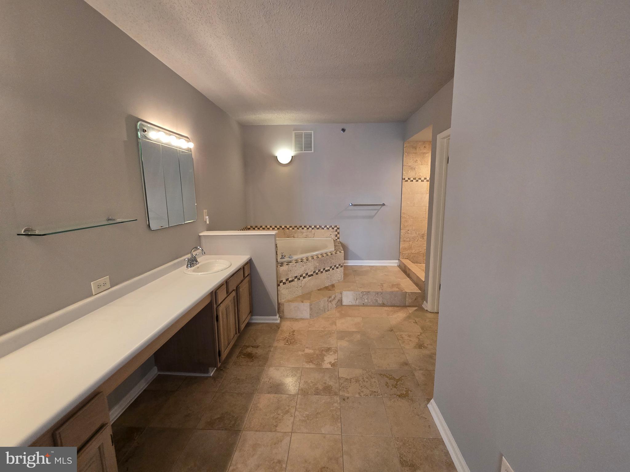 MAIN STREET - Residential