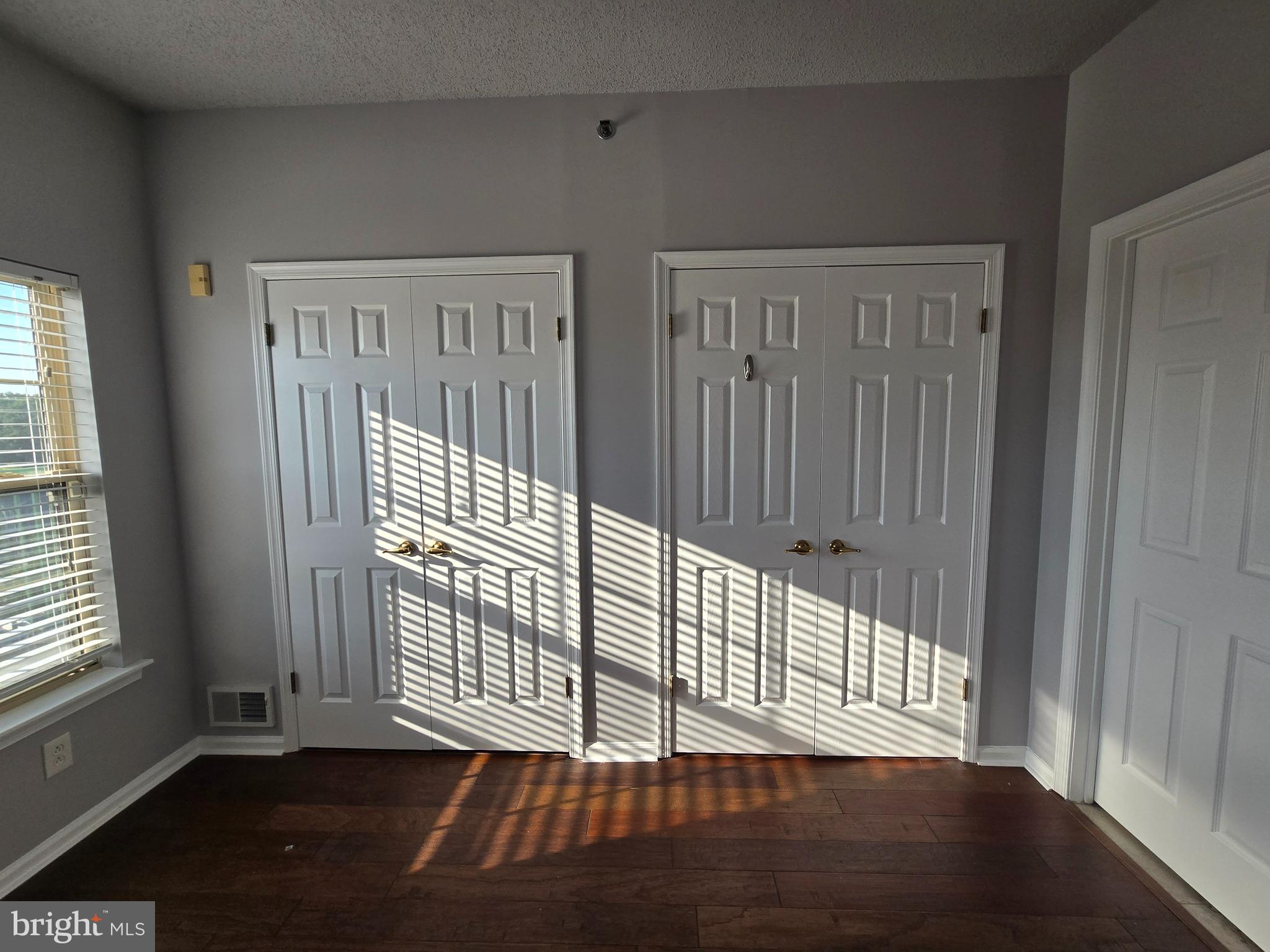 MAIN STREET - Residential