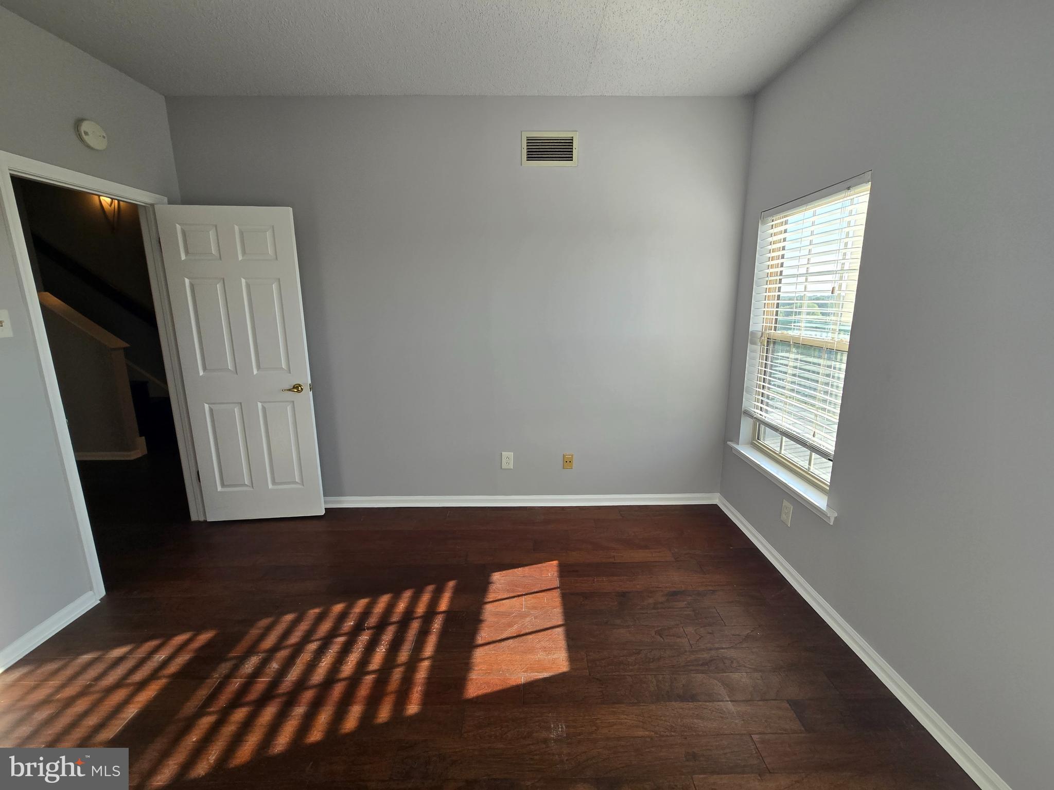 MAIN STREET - Residential