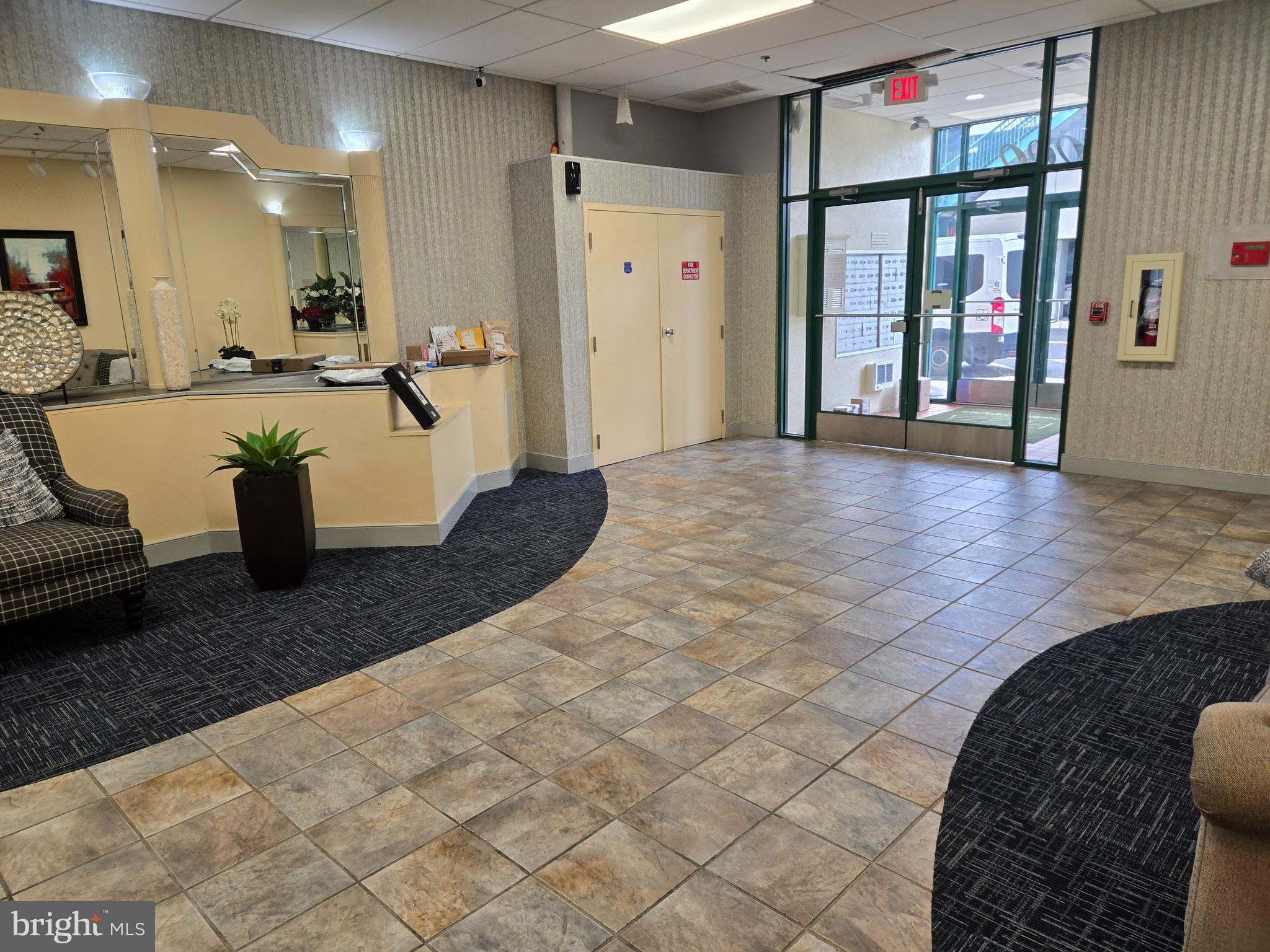 MAIN STREET - Residential