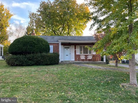 Photo of 4404 COLFAX ST, KENSINGTON, MD 20895 (MLS # MDMC2074512)