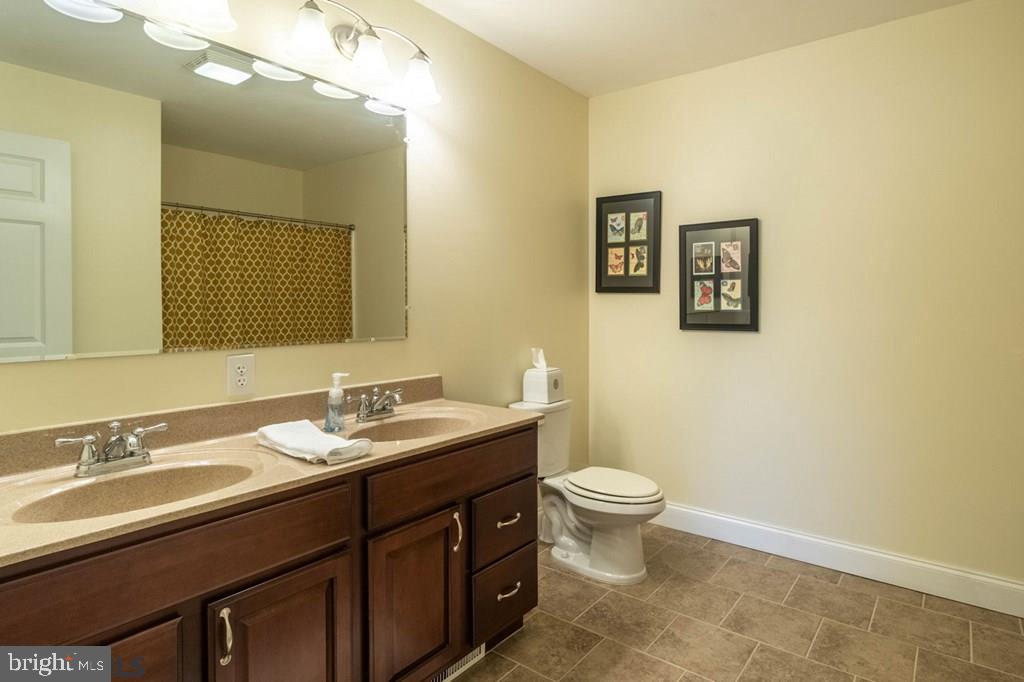 STONEHOUSE - Residential