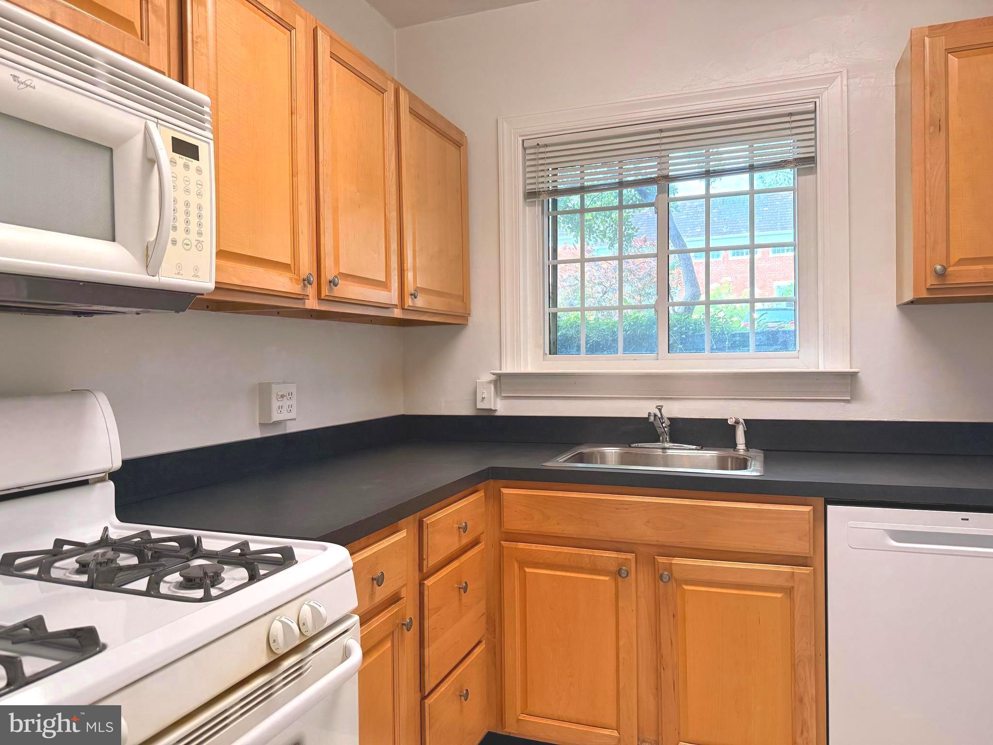 PARKFAIRFAX - Residential Lease