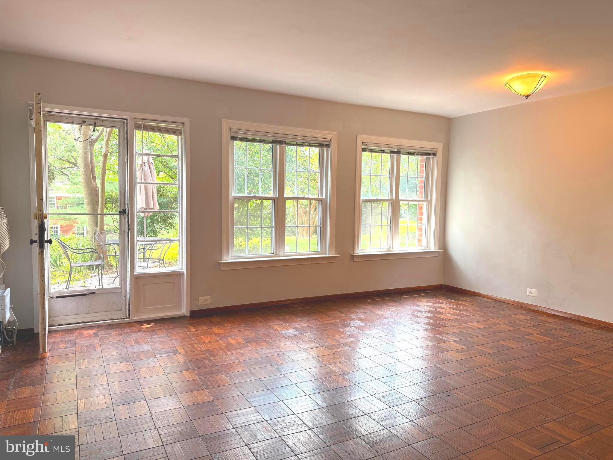 PARKFAIRFAX - Residential Lease