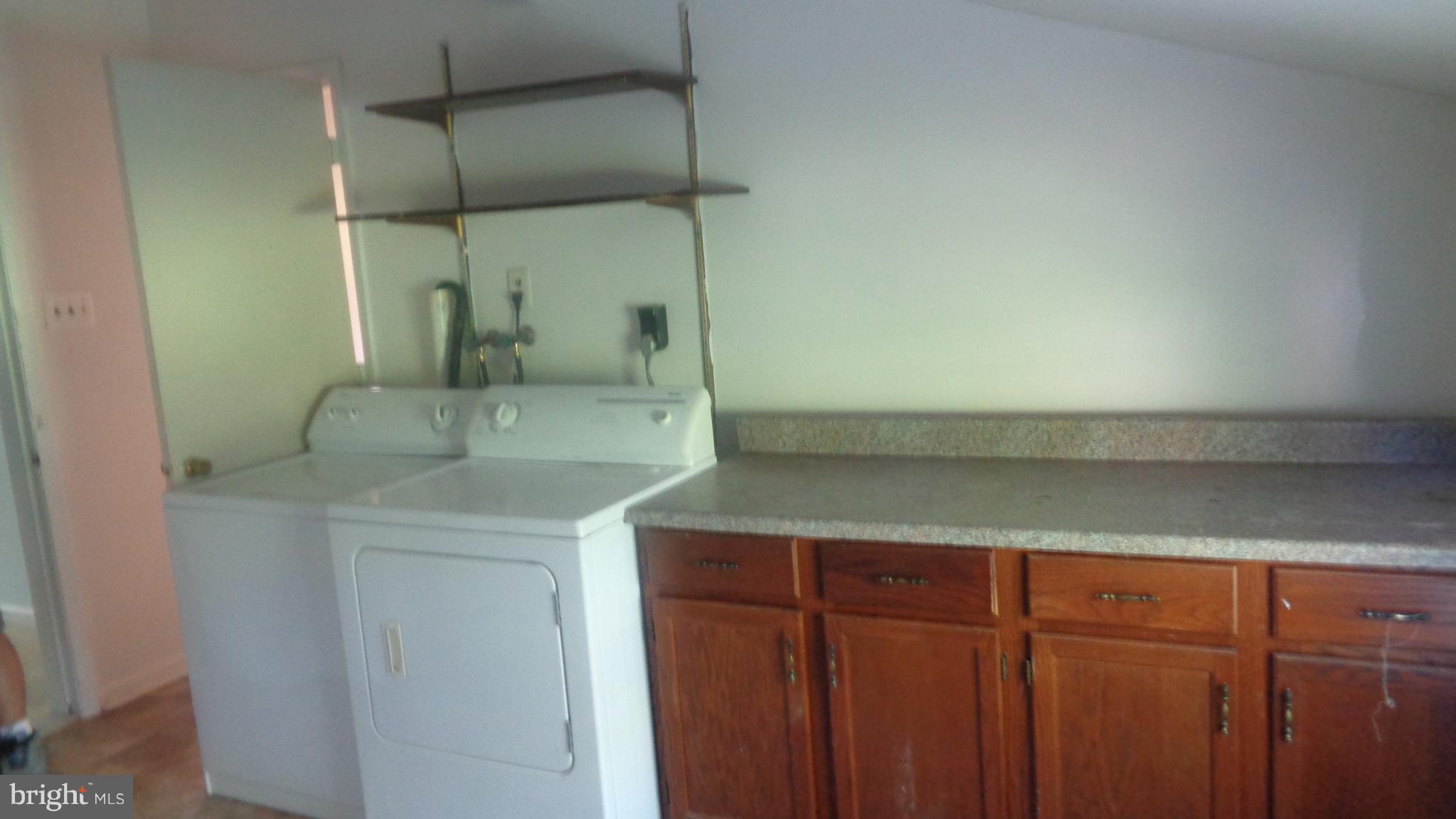 WINEWOOD - Residential Lease