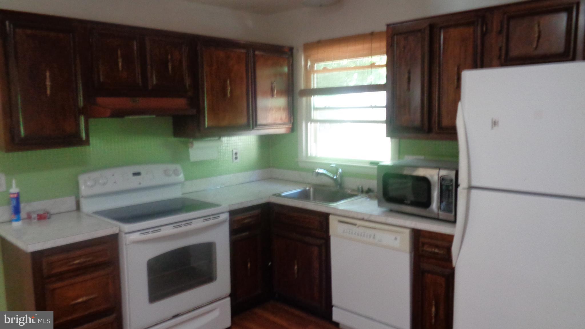 WINEWOOD - Residential Lease