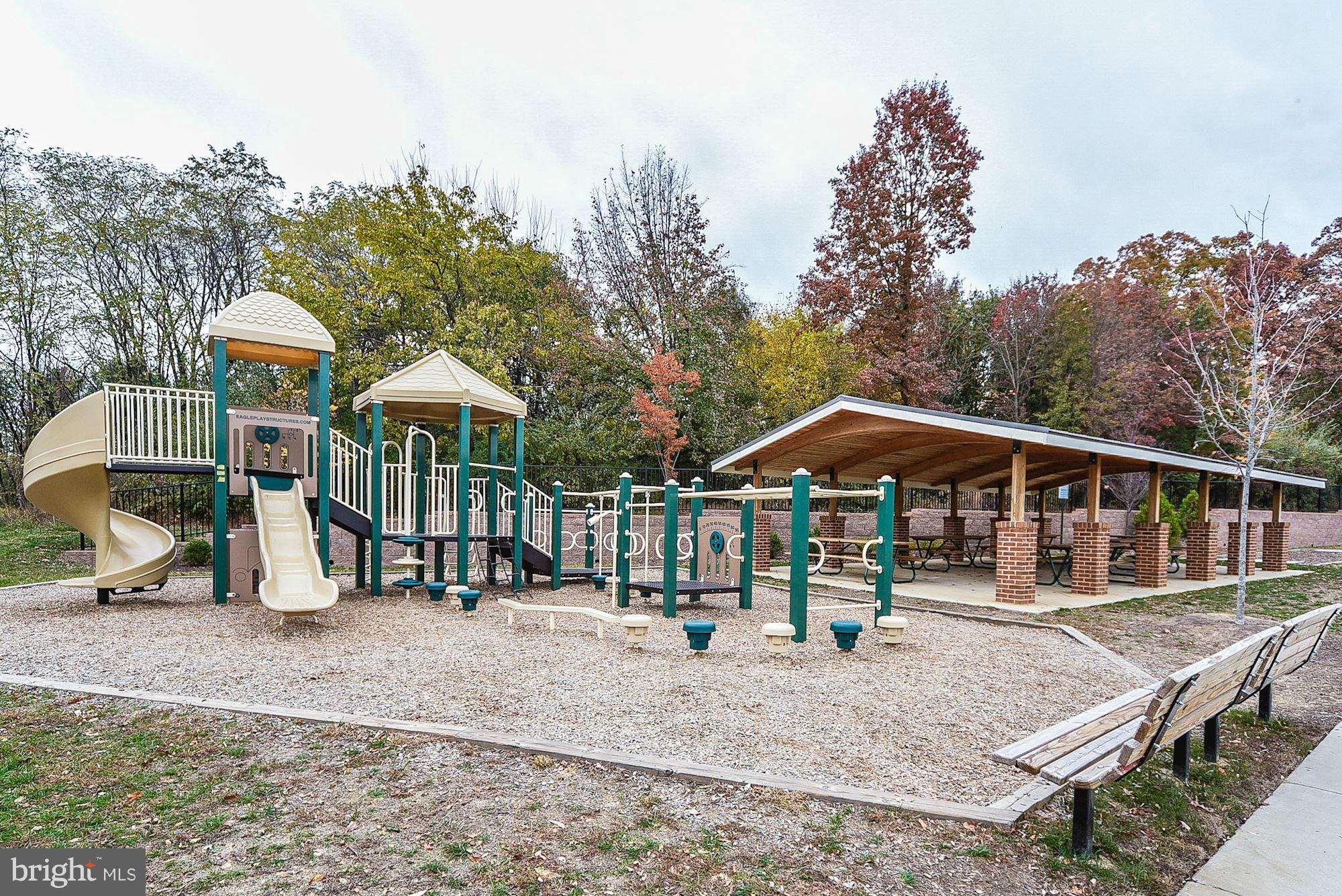 QUINCE ORCHARD PARK - Residential