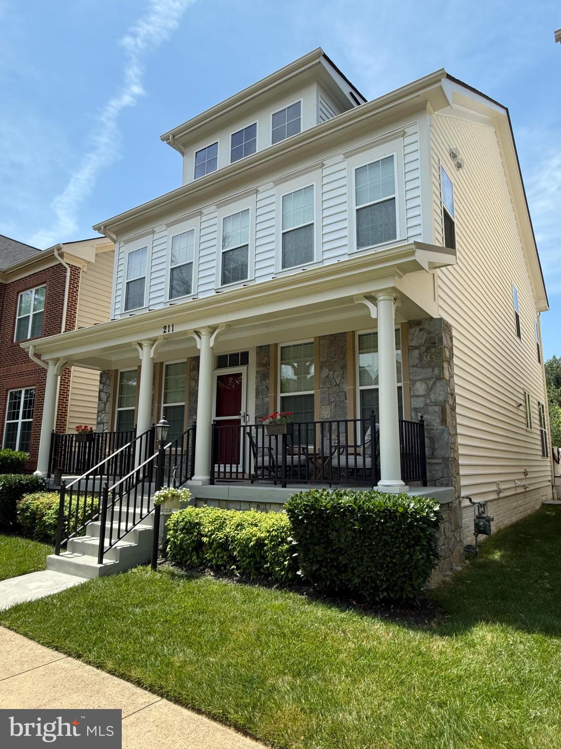 211 WINTER WALK DRIVE
