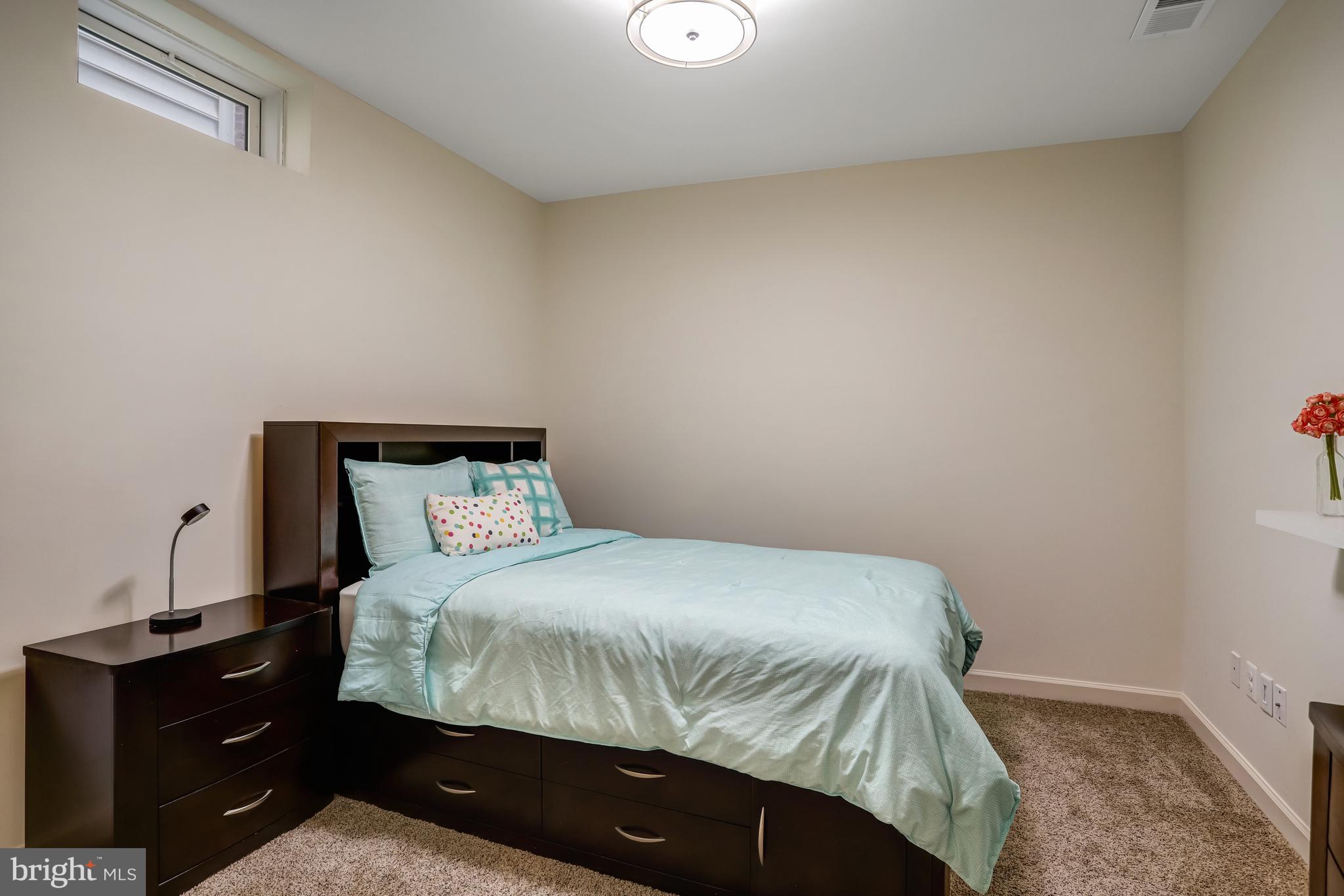 QUINCE ORCHARD PARK - Residential