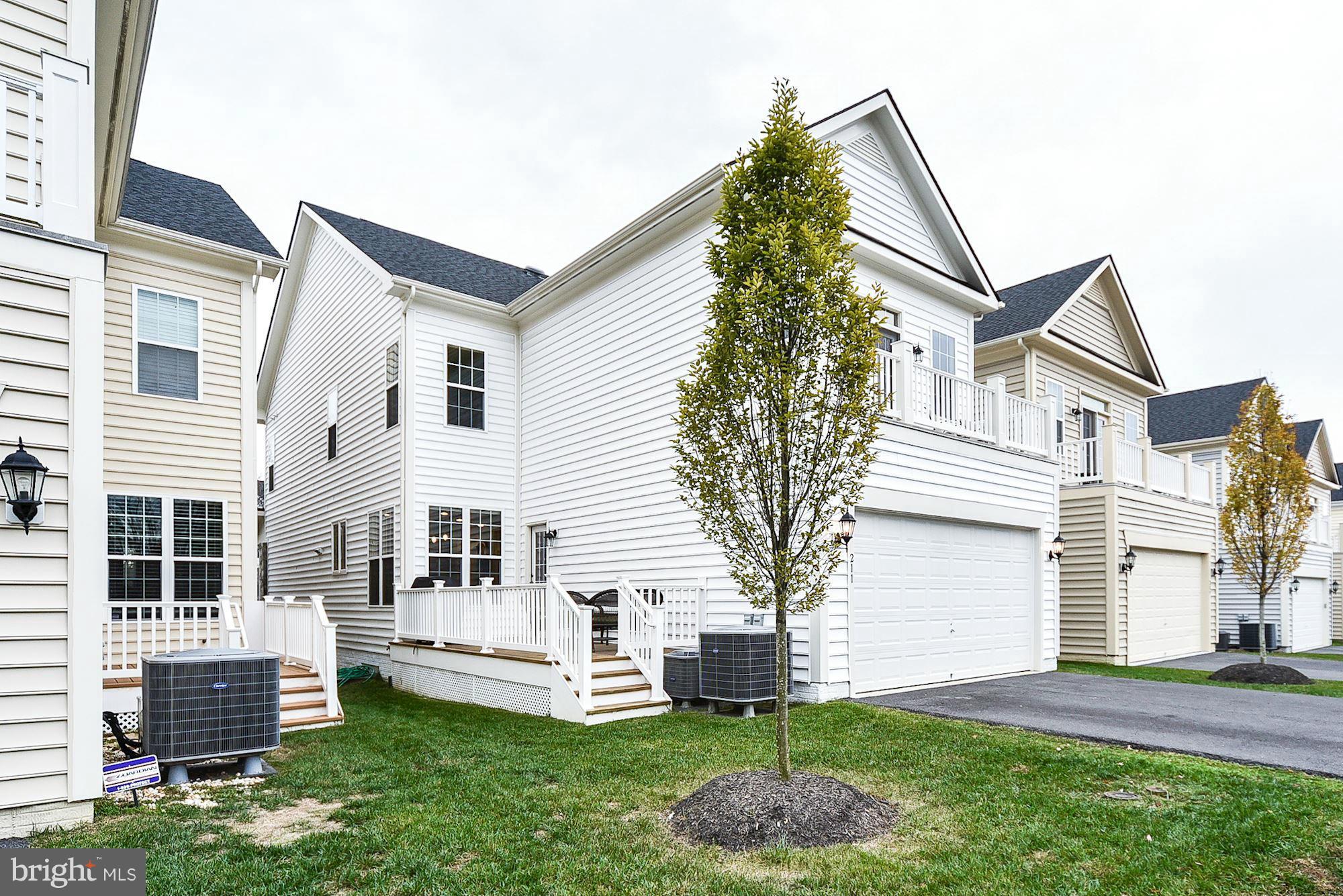 211 WINTER WALK DRIVE