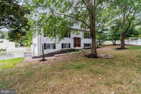 2001 MOUNT VERNON CIRCLE HARRISBURG PA 17110