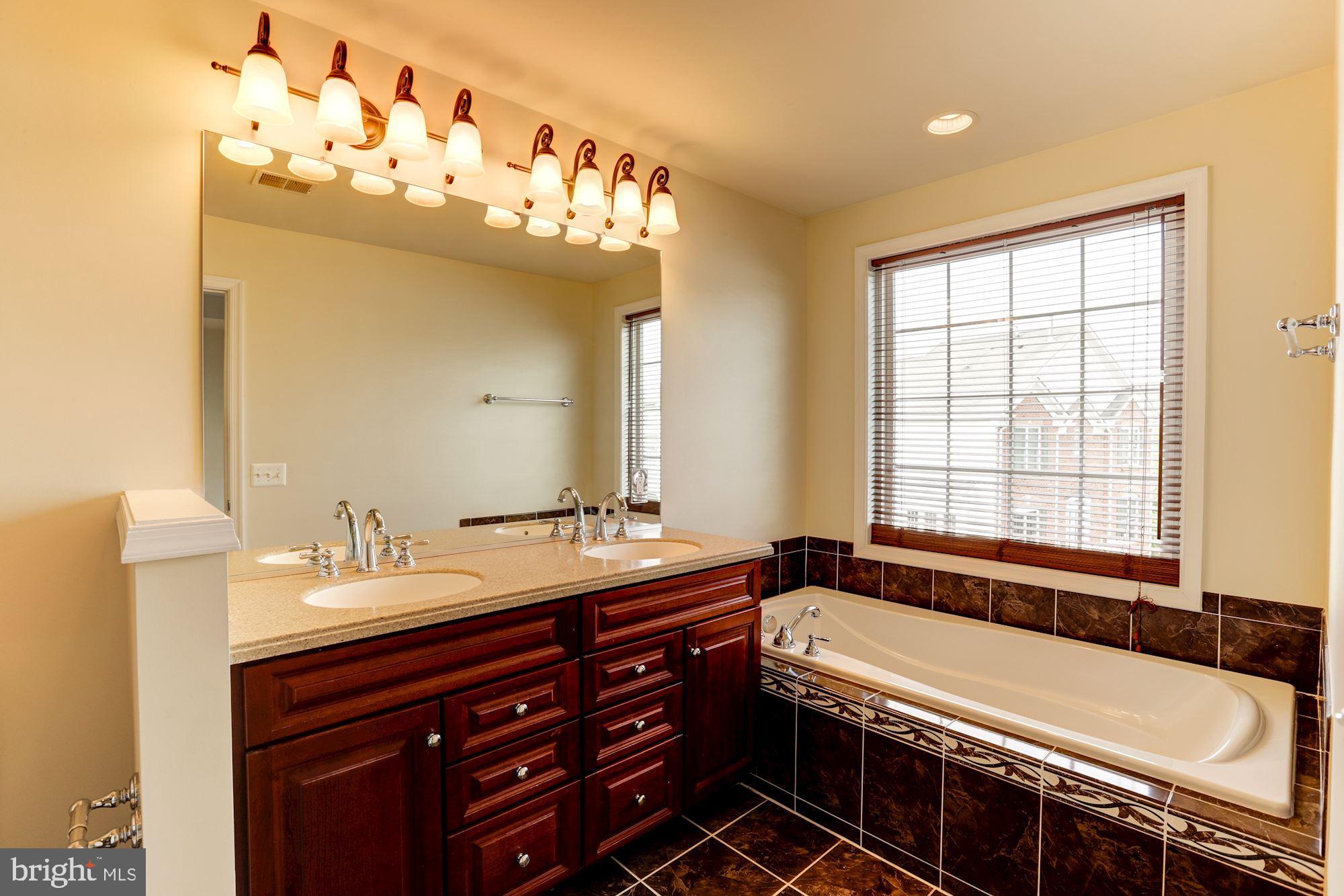 POTOMAC CLUB - Residential Lease