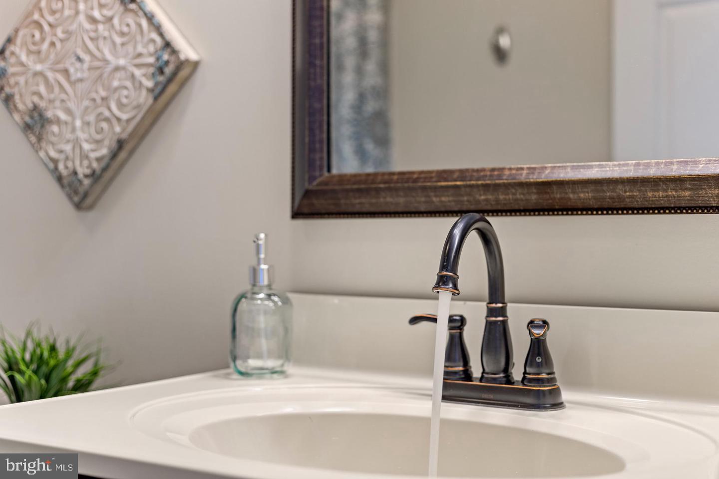 CROFTON HIGHLANDS - Residential