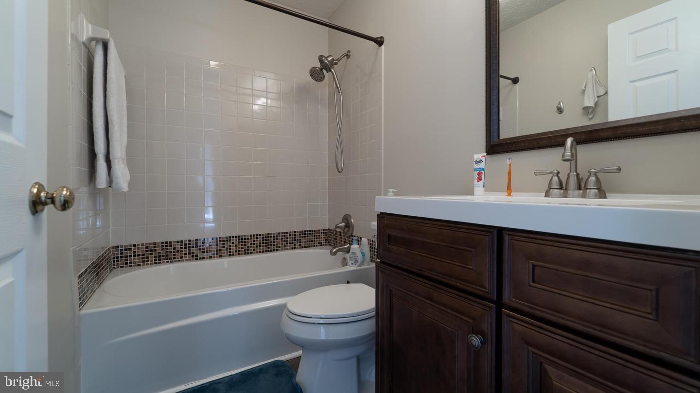 CROFTON HIGHLANDS - Residential