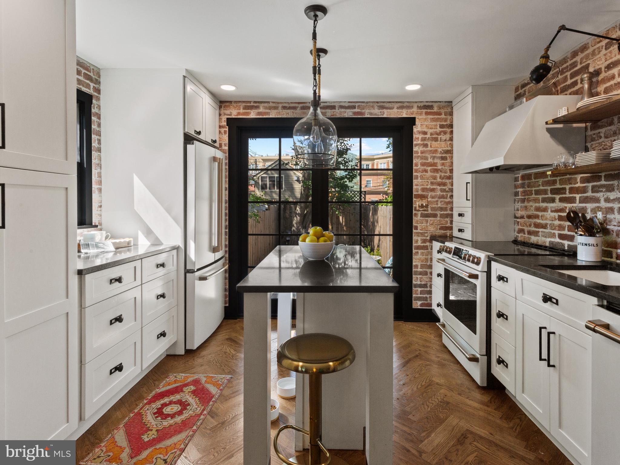 HISTORIC DISTRICT - Residential