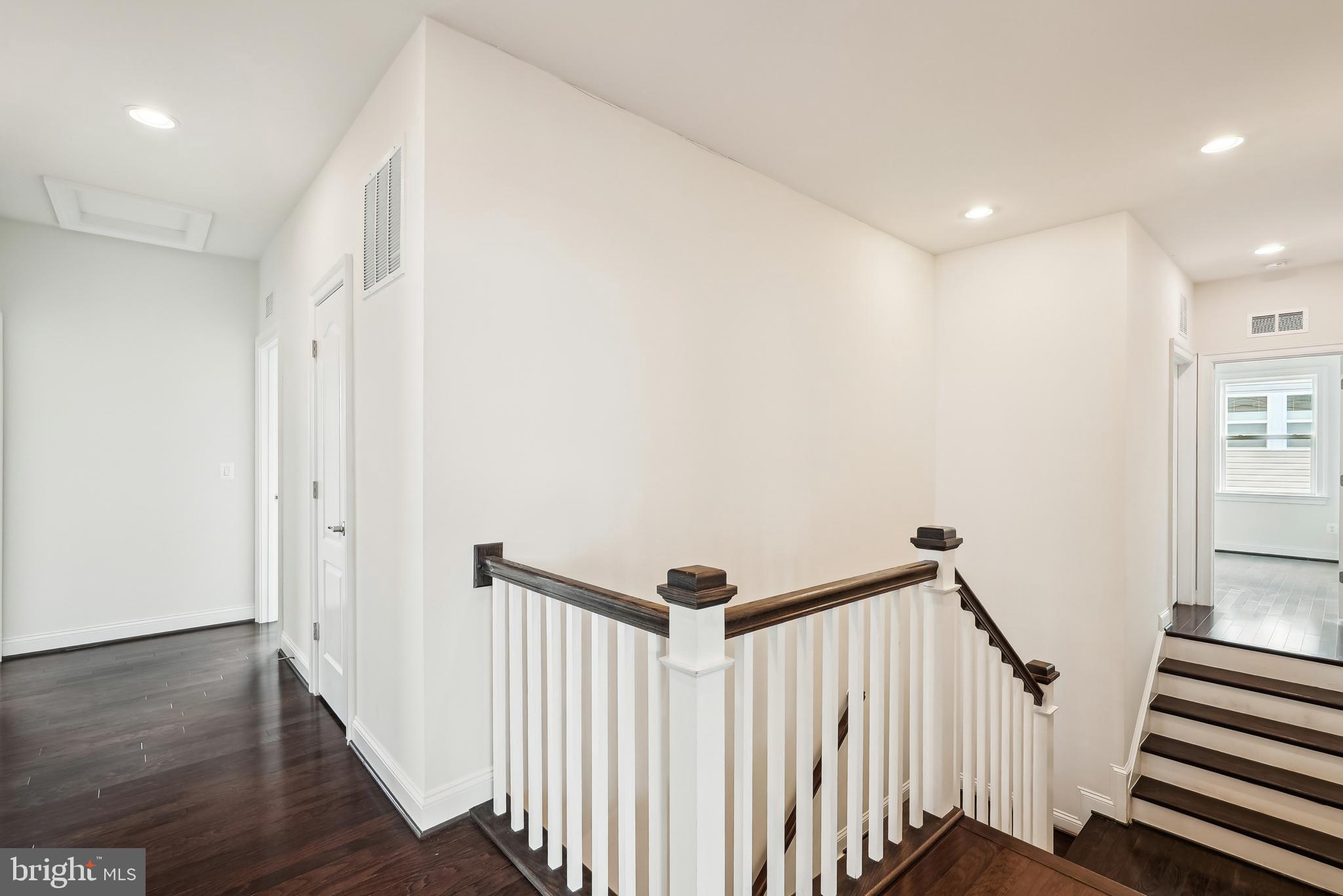 WESTBURY GLEN - Residential