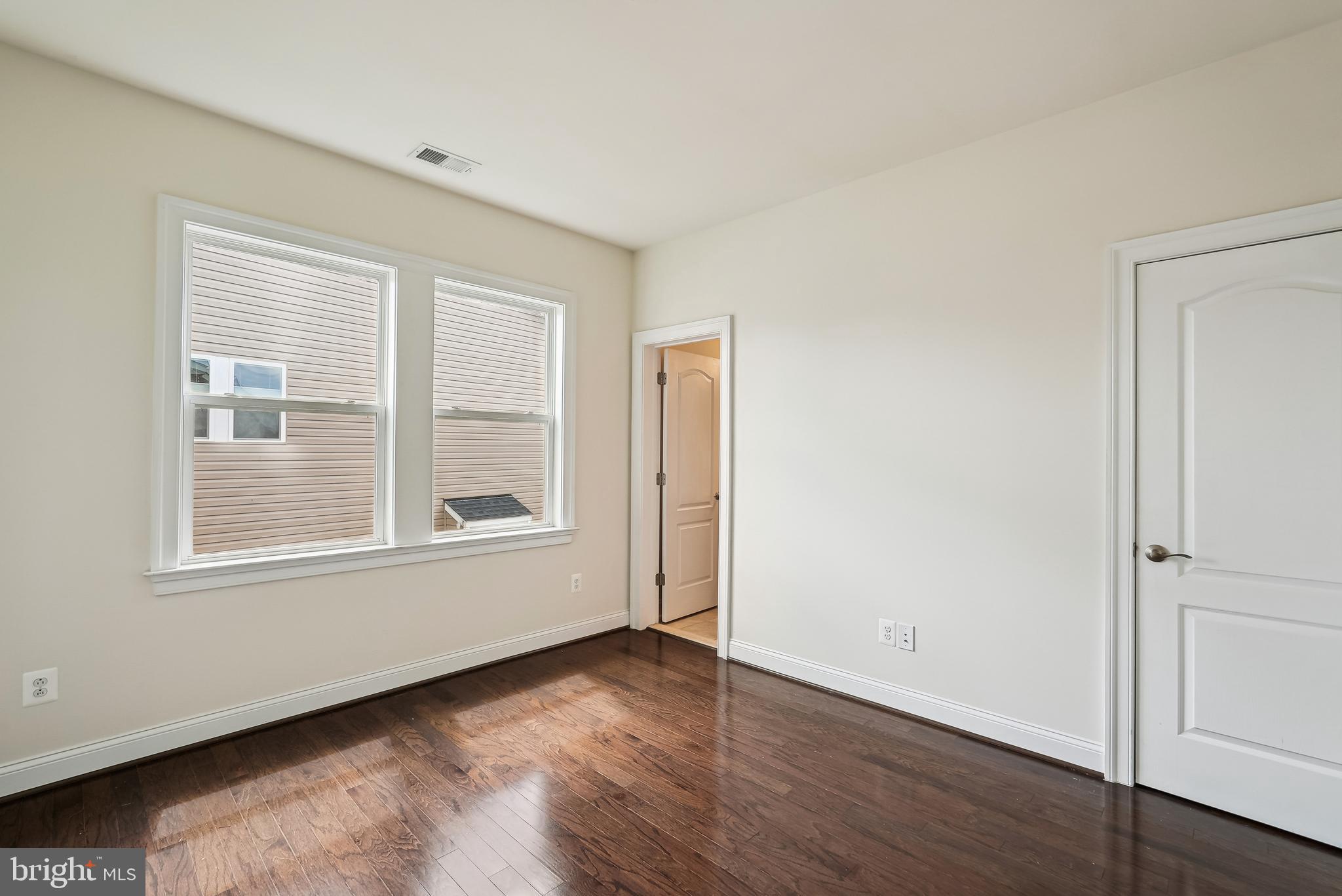 WESTBURY GLEN - Residential