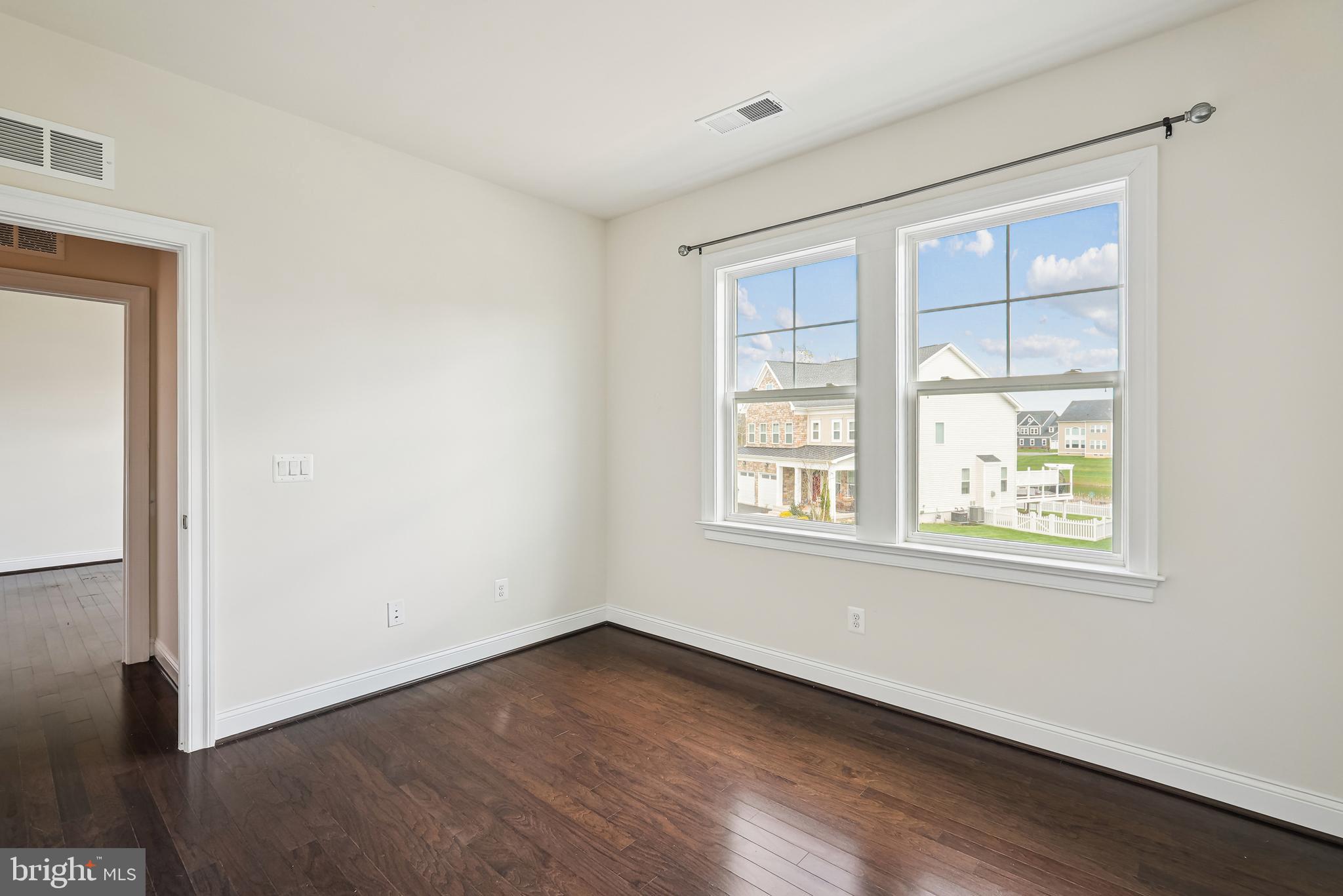 WESTBURY GLEN - Residential