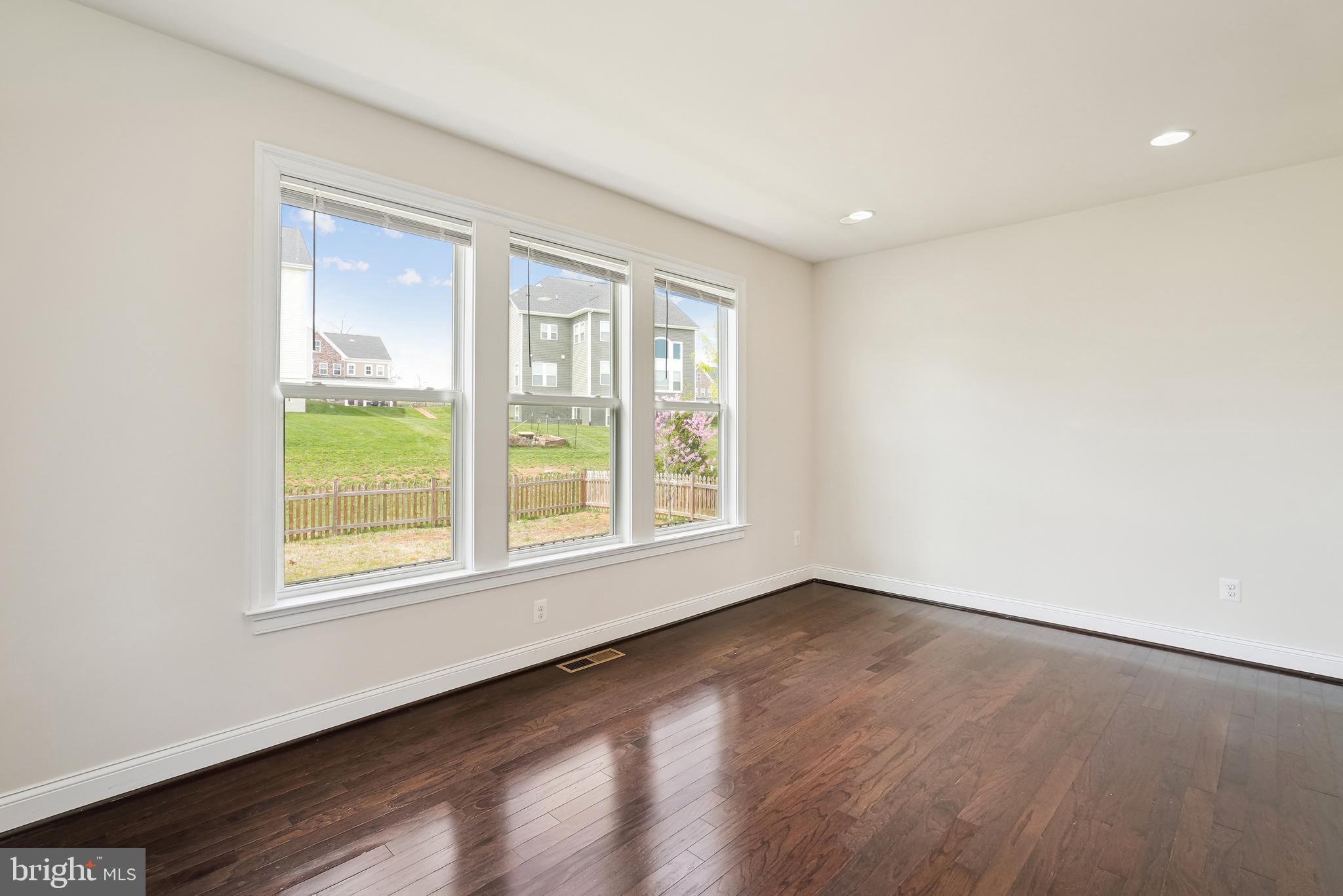 WESTBURY GLEN - Residential