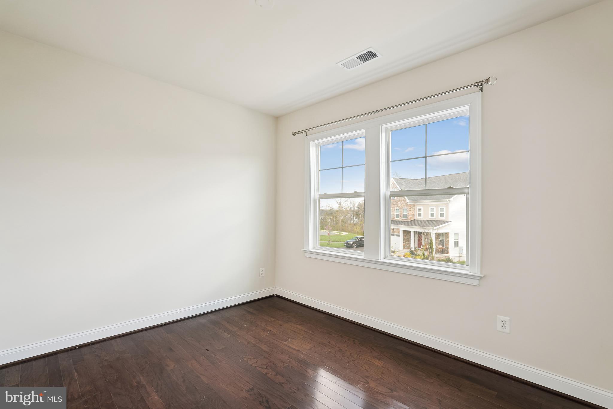 WESTBURY GLEN - Residential