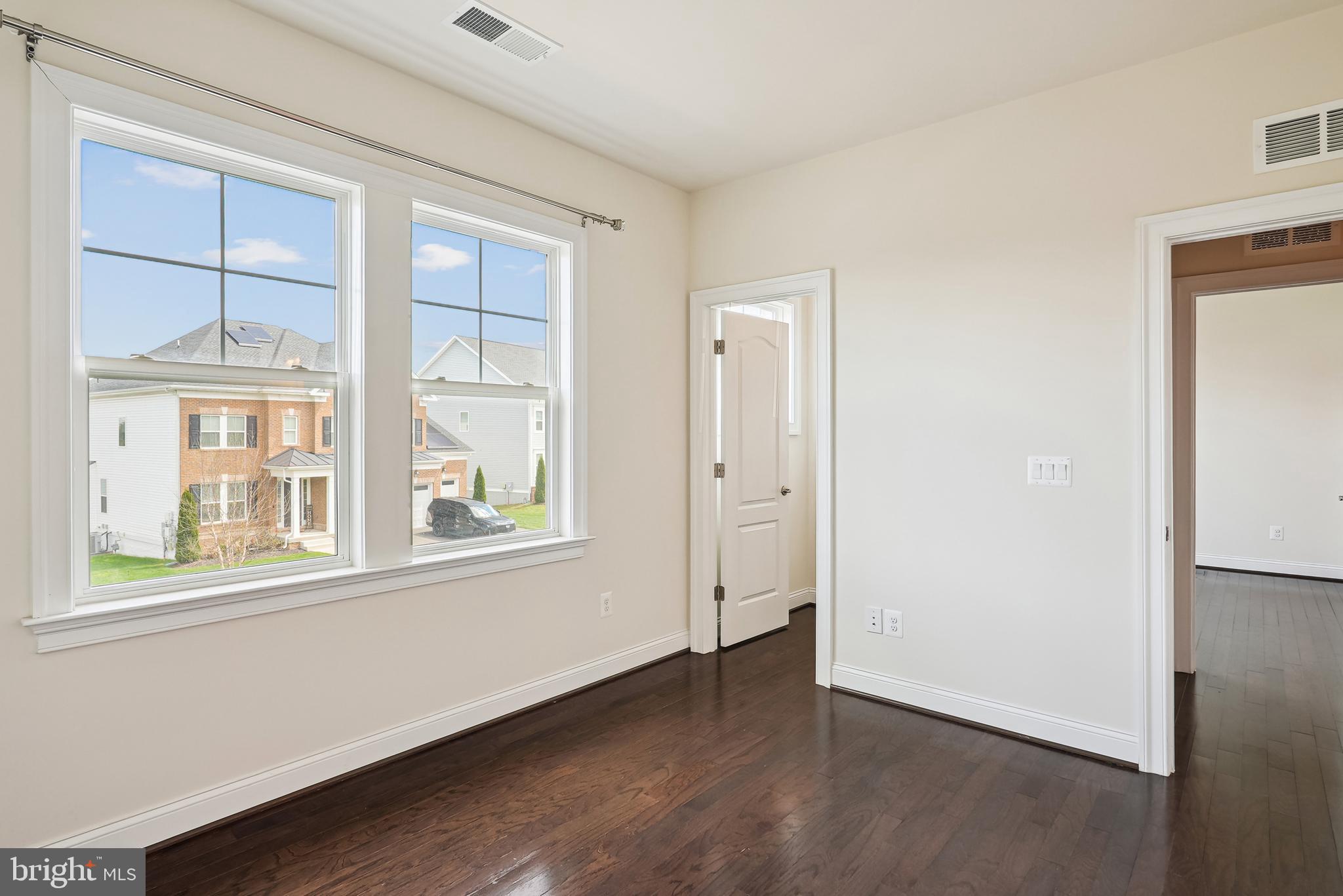 WESTBURY GLEN - Residential