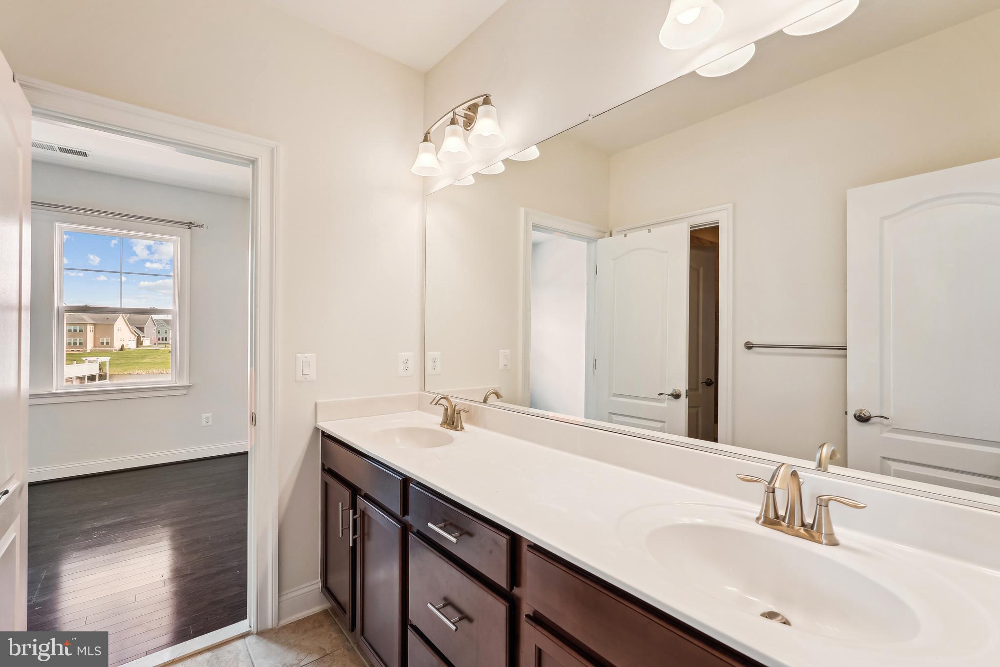 WESTBURY GLEN - Residential