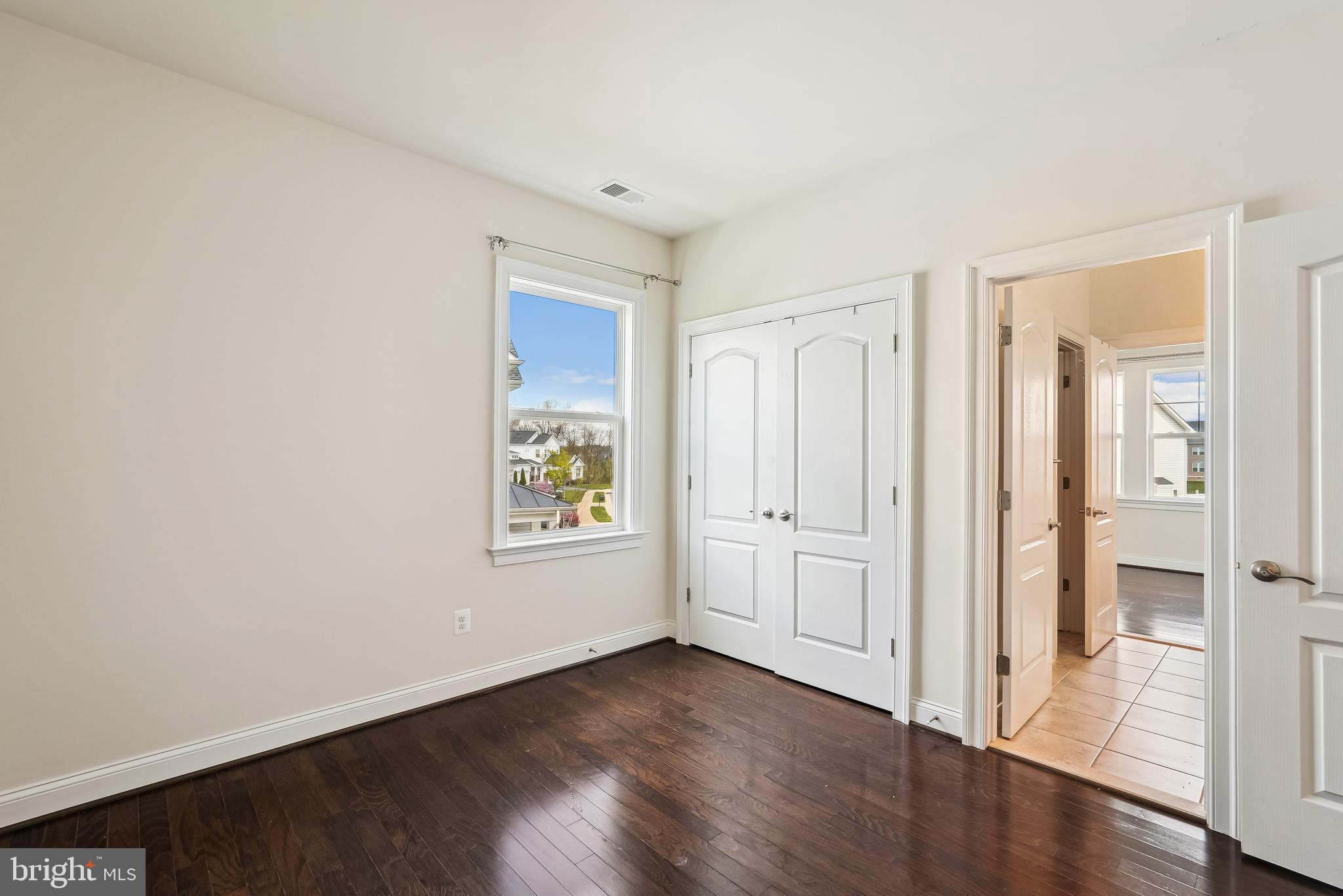 WESTBURY GLEN - Residential