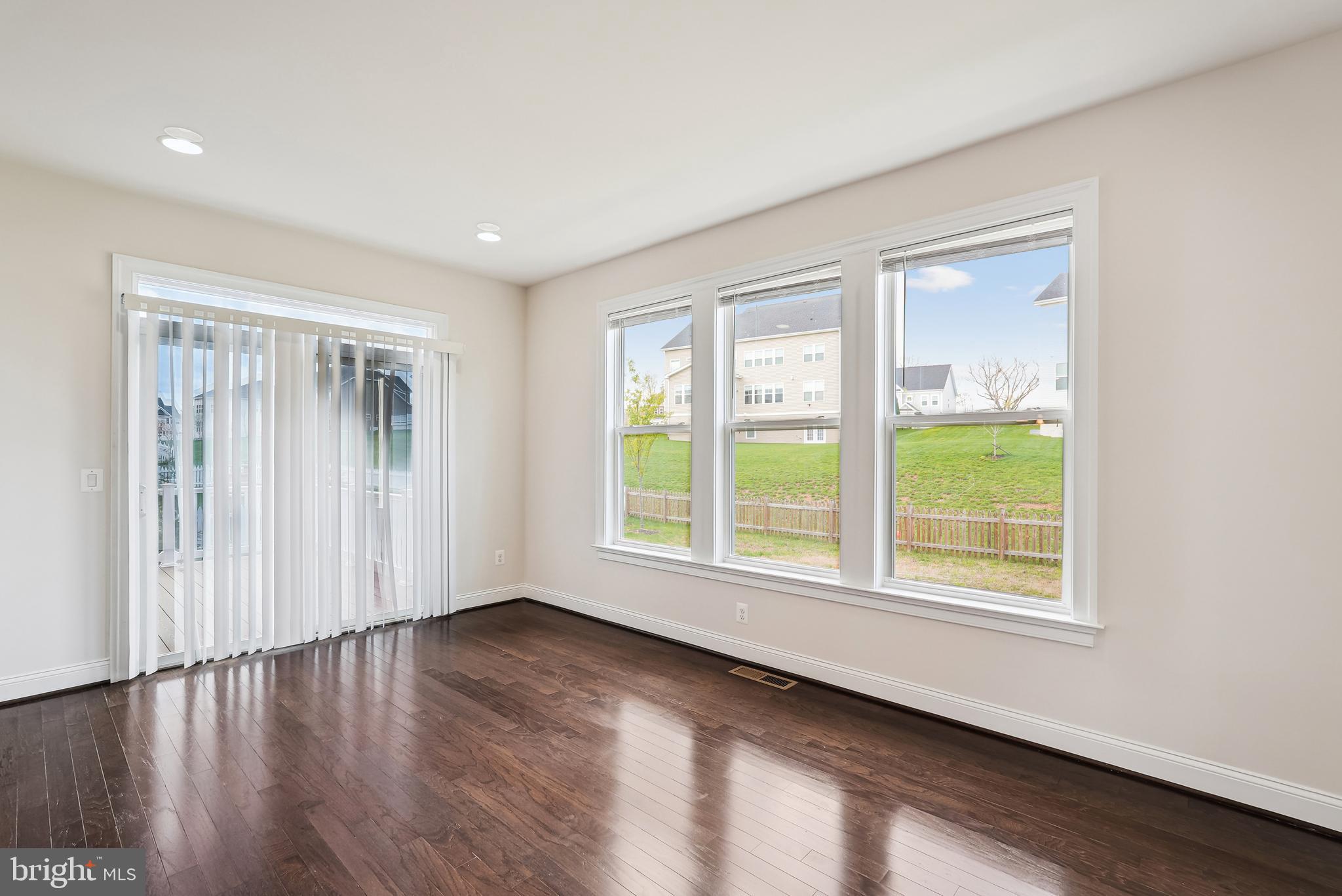 WESTBURY GLEN - Residential