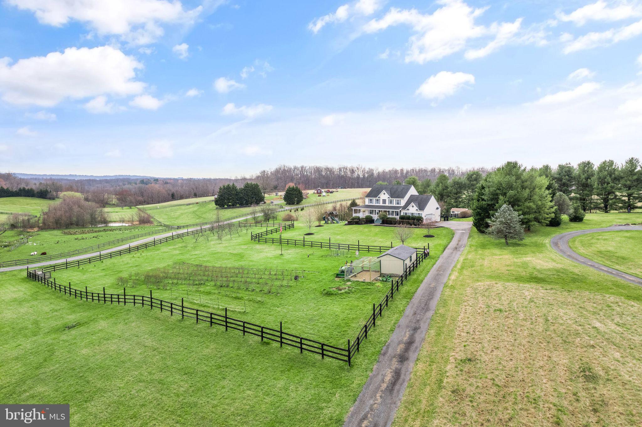 GOOSE CREEK CHASE - Residential