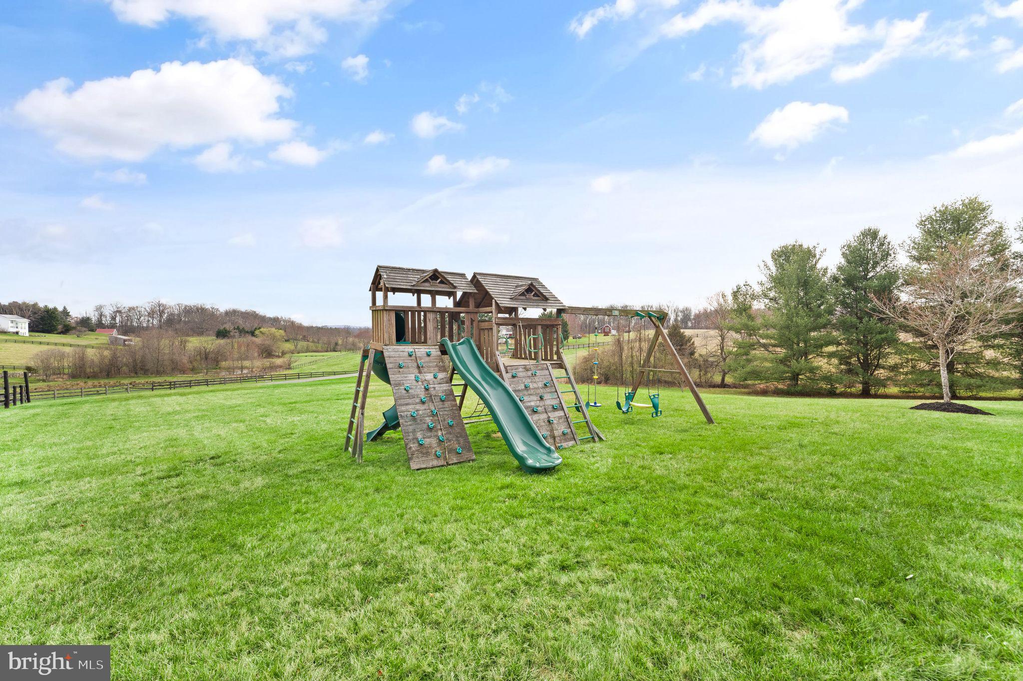 GOOSE CREEK CHASE - Residential