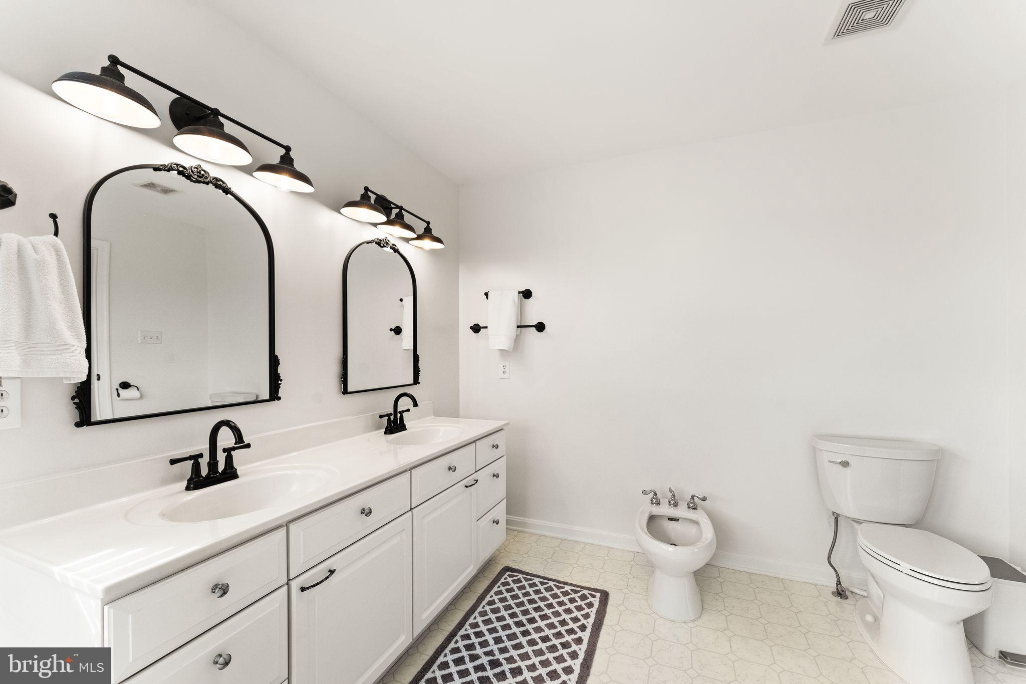 GOOSE CREEK CHASE - Residential