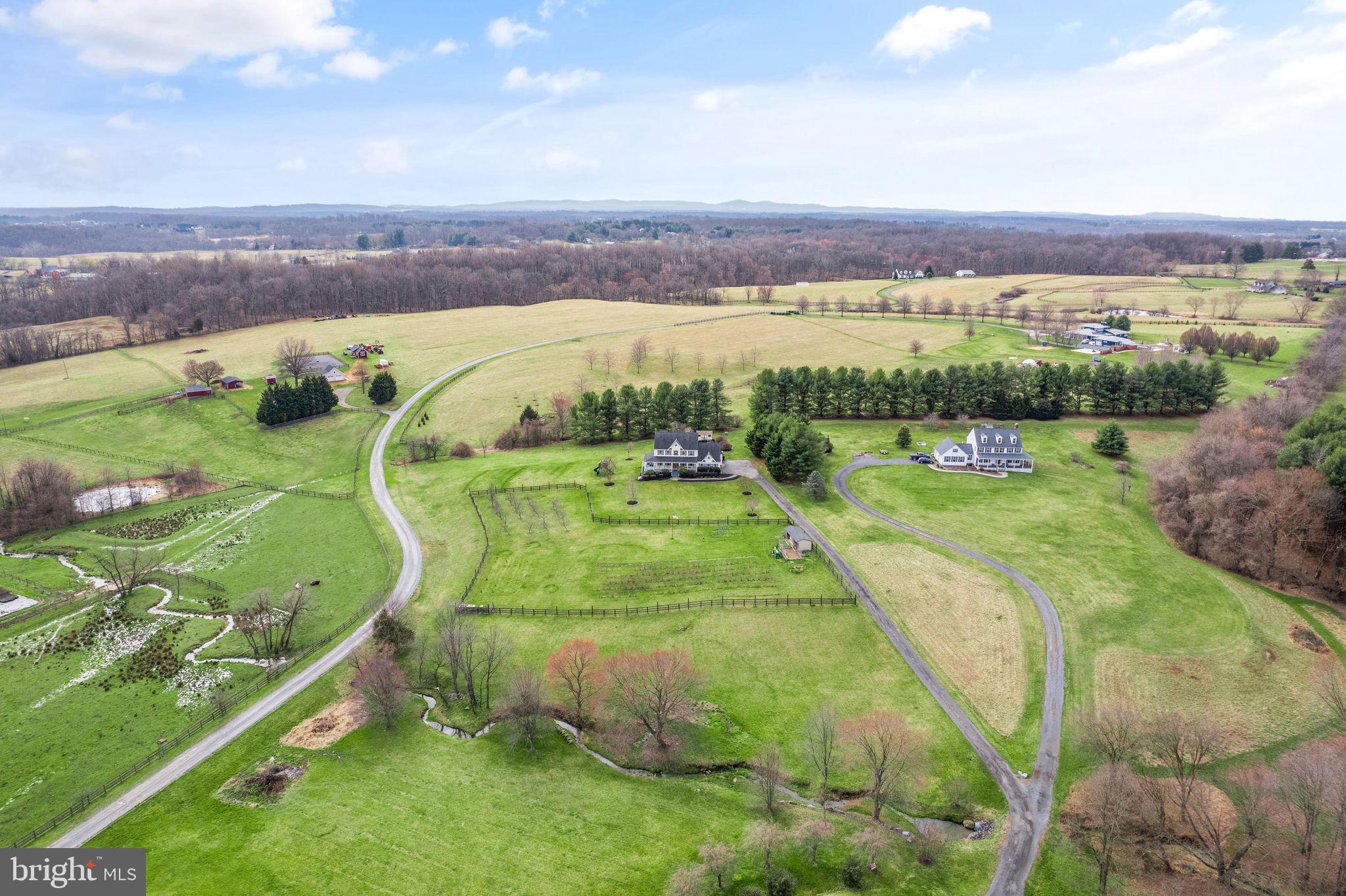 GOOSE CREEK CHASE - Residential