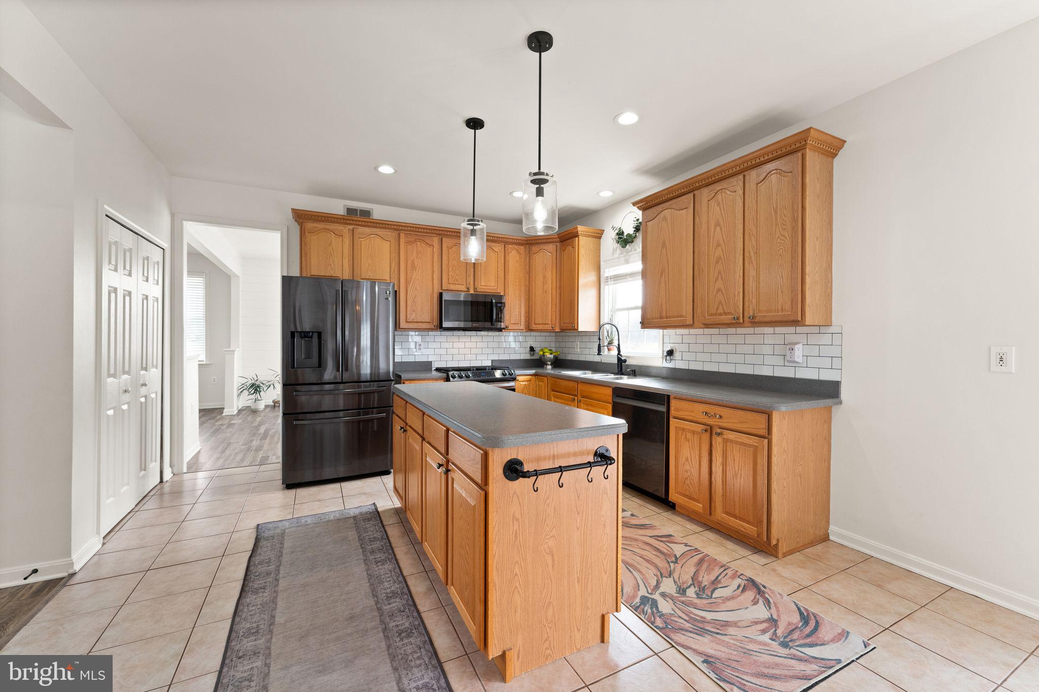 GOOSE CREEK CHASE - Residential